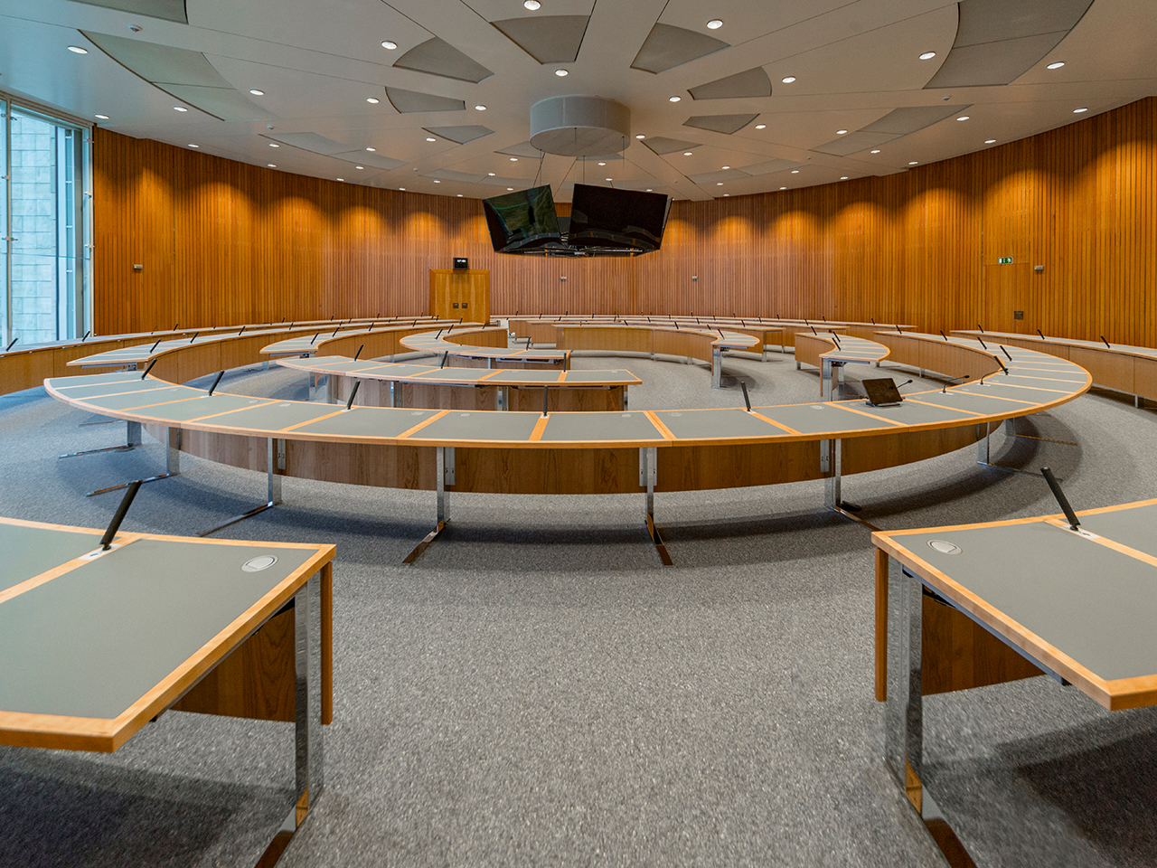 NRW state parliament, Düsseldorf | caucus room | plenum c-foot | tool-free mountable auditorium