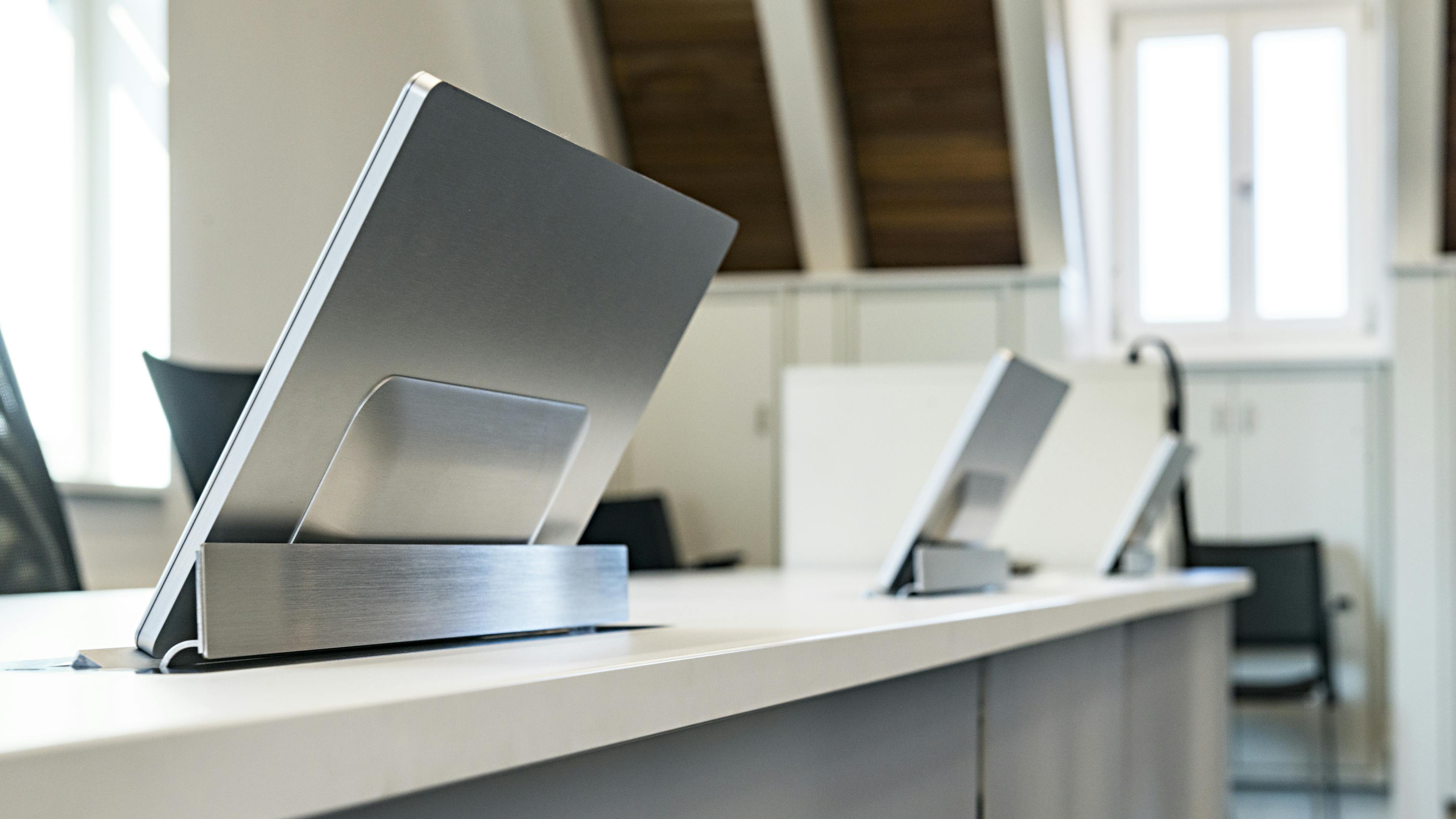 Références-Galerie d'images-Mairie d'Untereisesheim- xcone Table de conférence-pharao net Siège de conférence