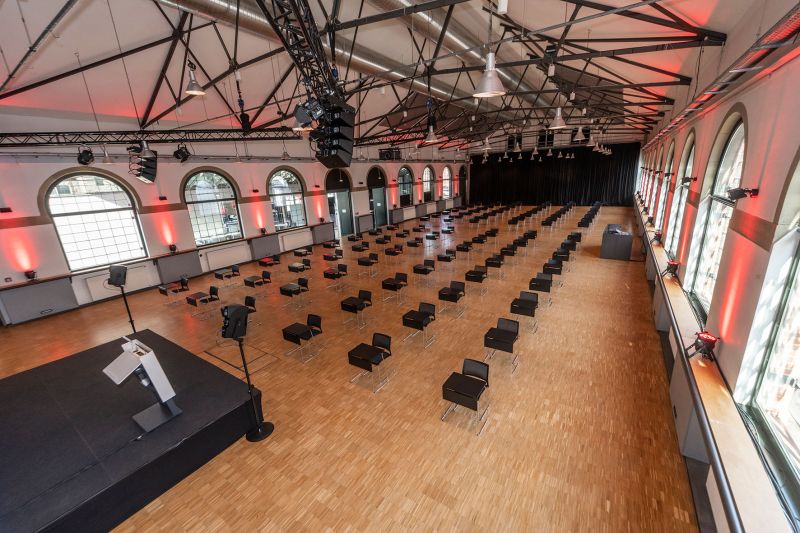 Références-Galerie de photos-Maison équestre Ludwigsburg-klif Table empilable-klif Chaise empilable-PSE Pupitre d'orateur