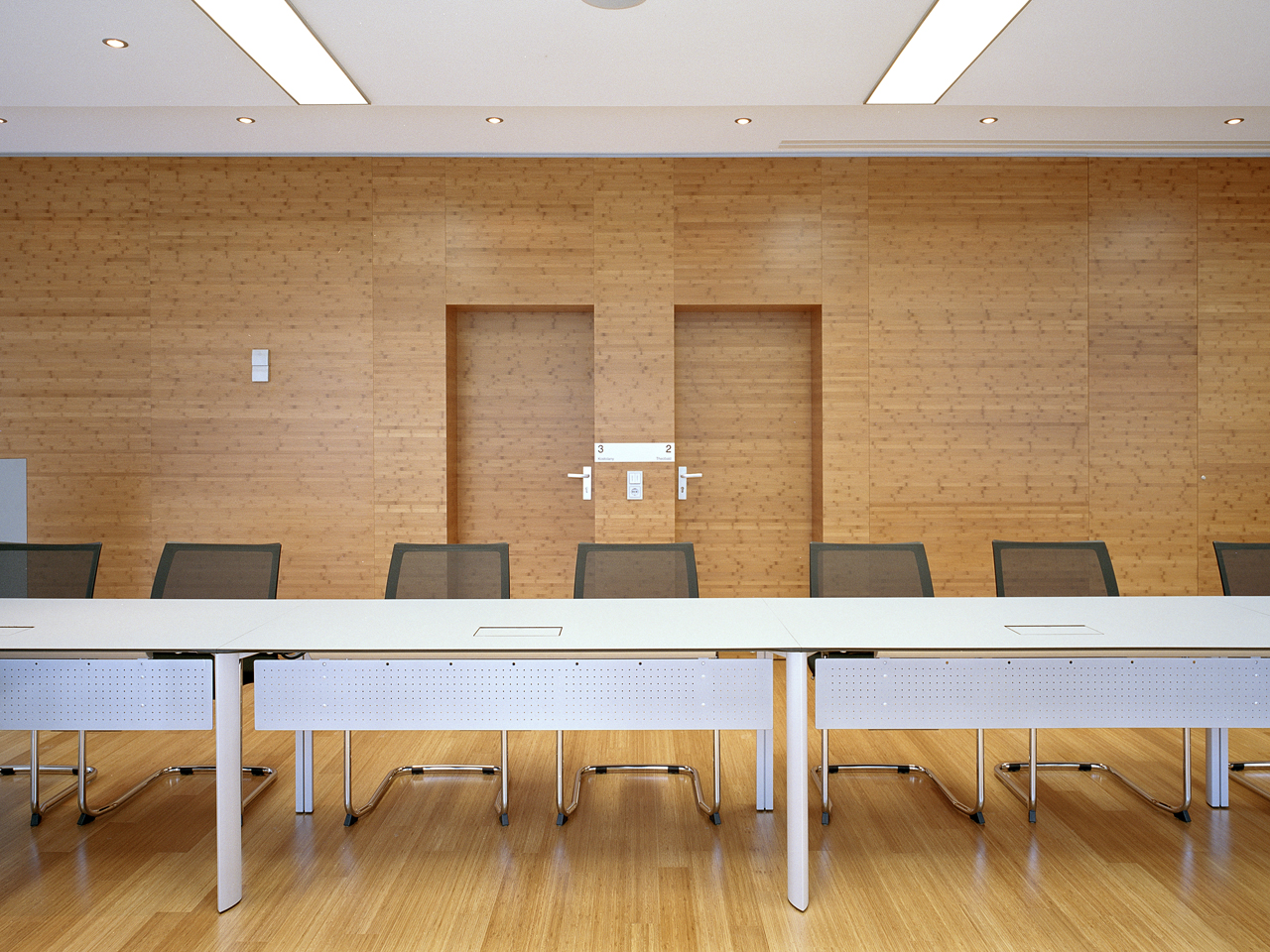 References-Picture gallery- Wassermann Cologne- cetera conference table