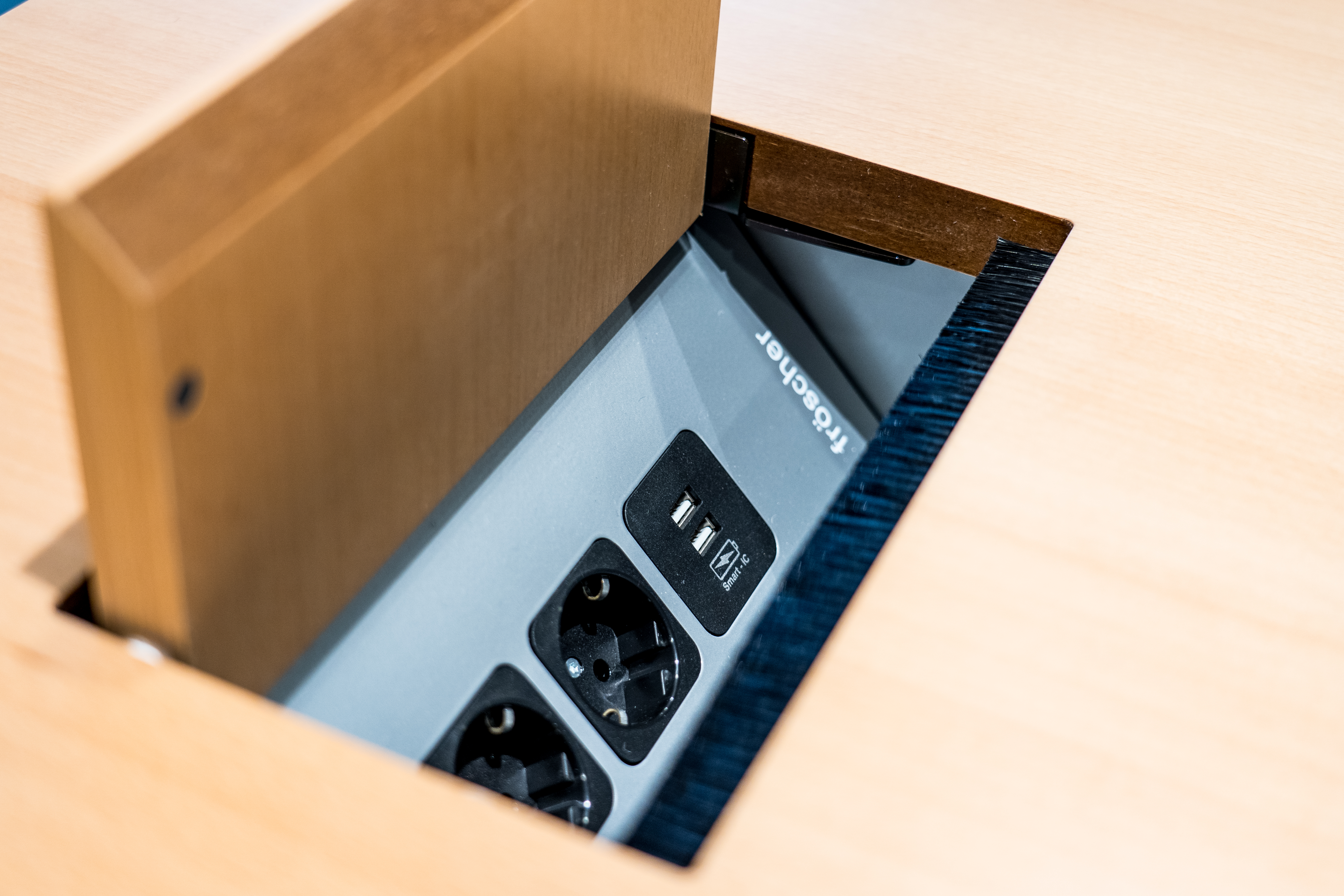 Références-Galerie de photos-Wallenhorst Chaises de mairie combo-fallon Table de conférence