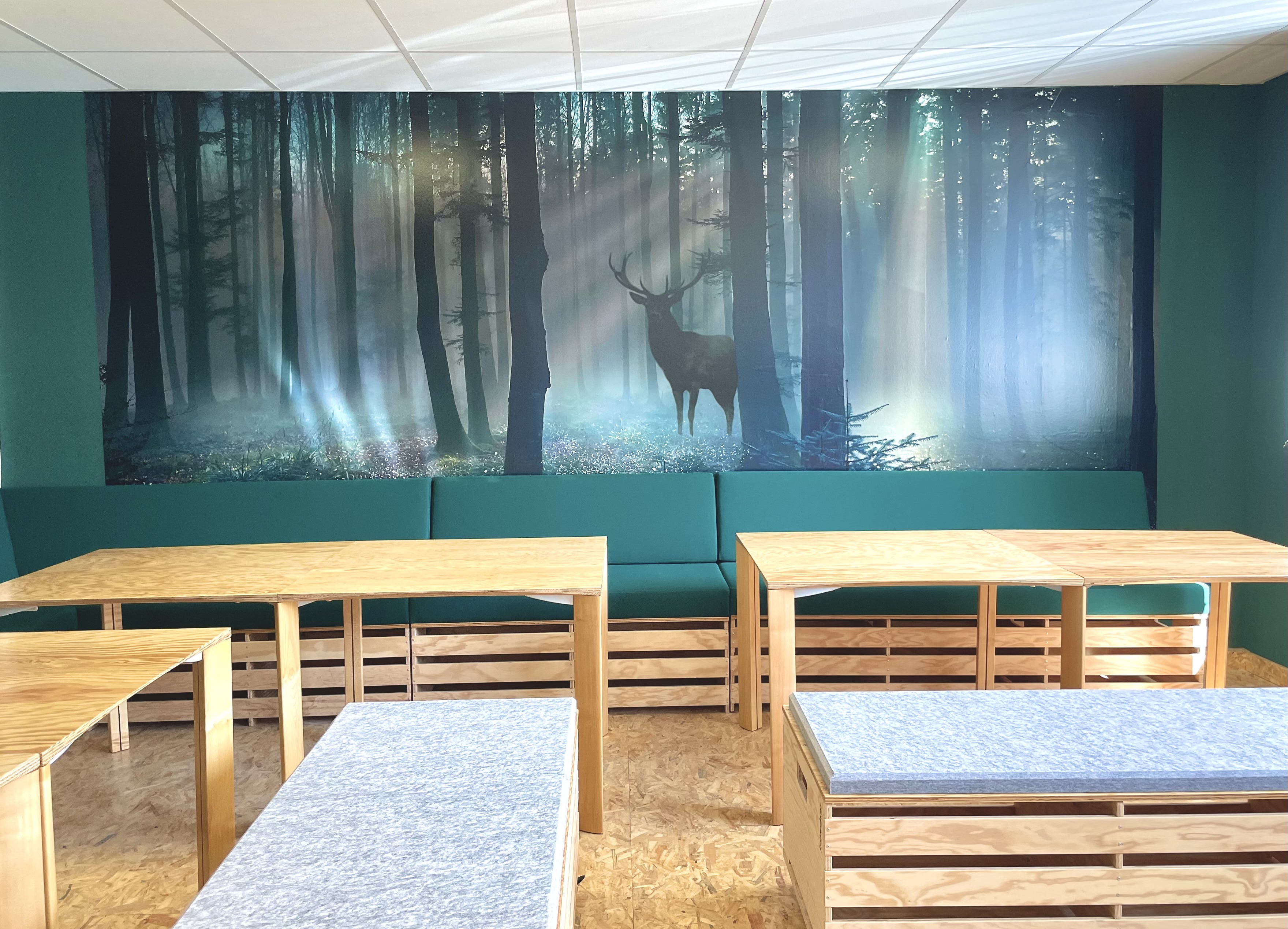 Referenzen-Pausenraum fröscher-Steinheim an der Murr-arena auf Rollen-cetera Tisch- arena 