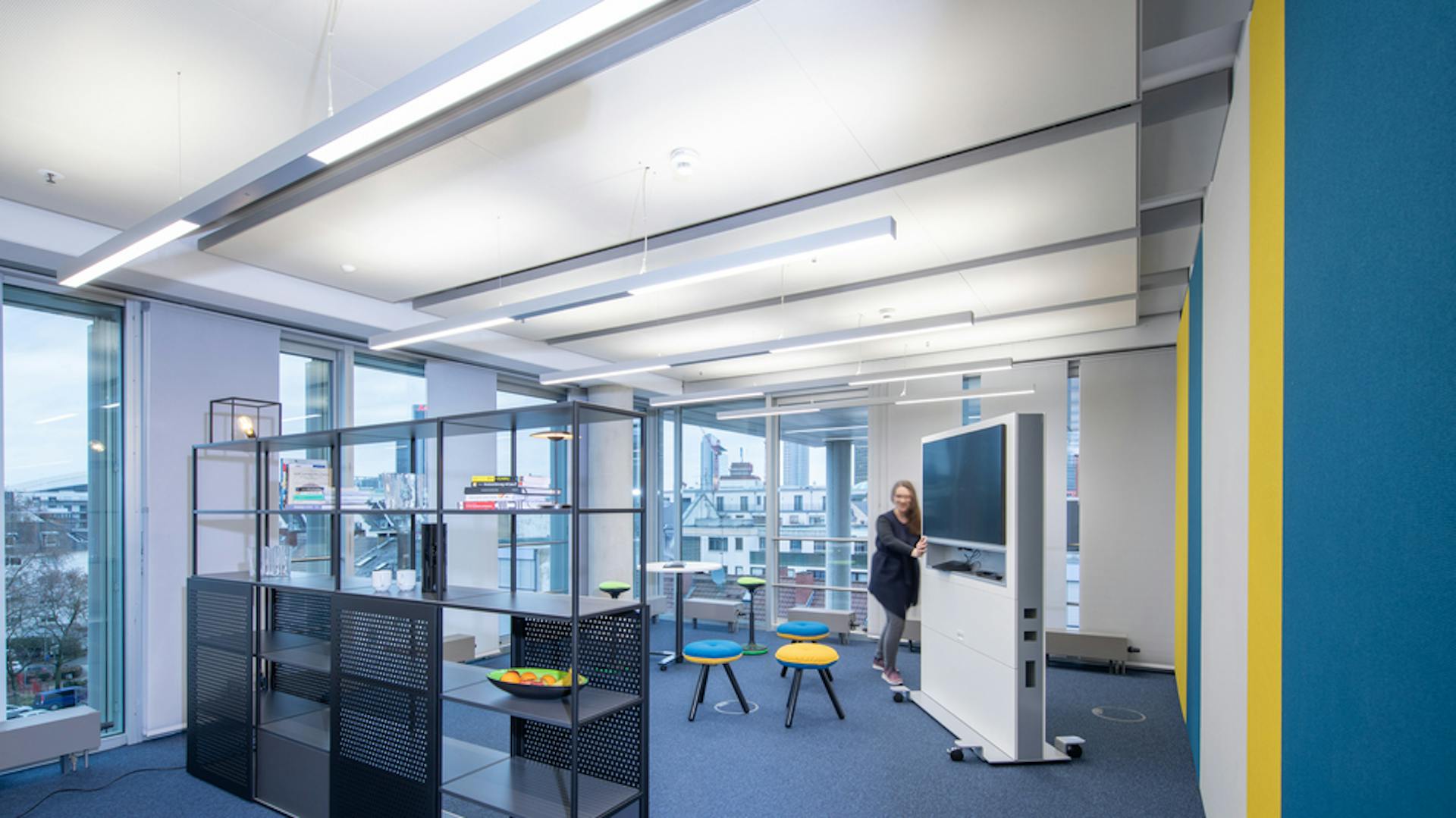 Références_ OSIsoft Europe GmbH_ Frankfurt_ MICO-1 75 Stèle média