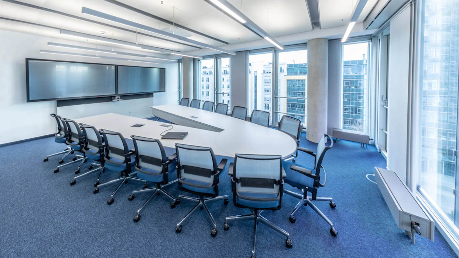 Références- OSIsoft Europe GmbH- Francfort- fallon VCT Système de conférence- MICO-2 298 akustik Medienstele