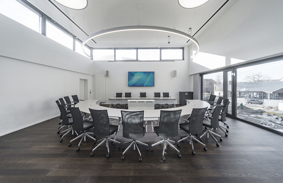 Referenzen-Rathaus Pleidelsheim-Pleidelsheim-xcone Konferenzanlage-Monitorinsel