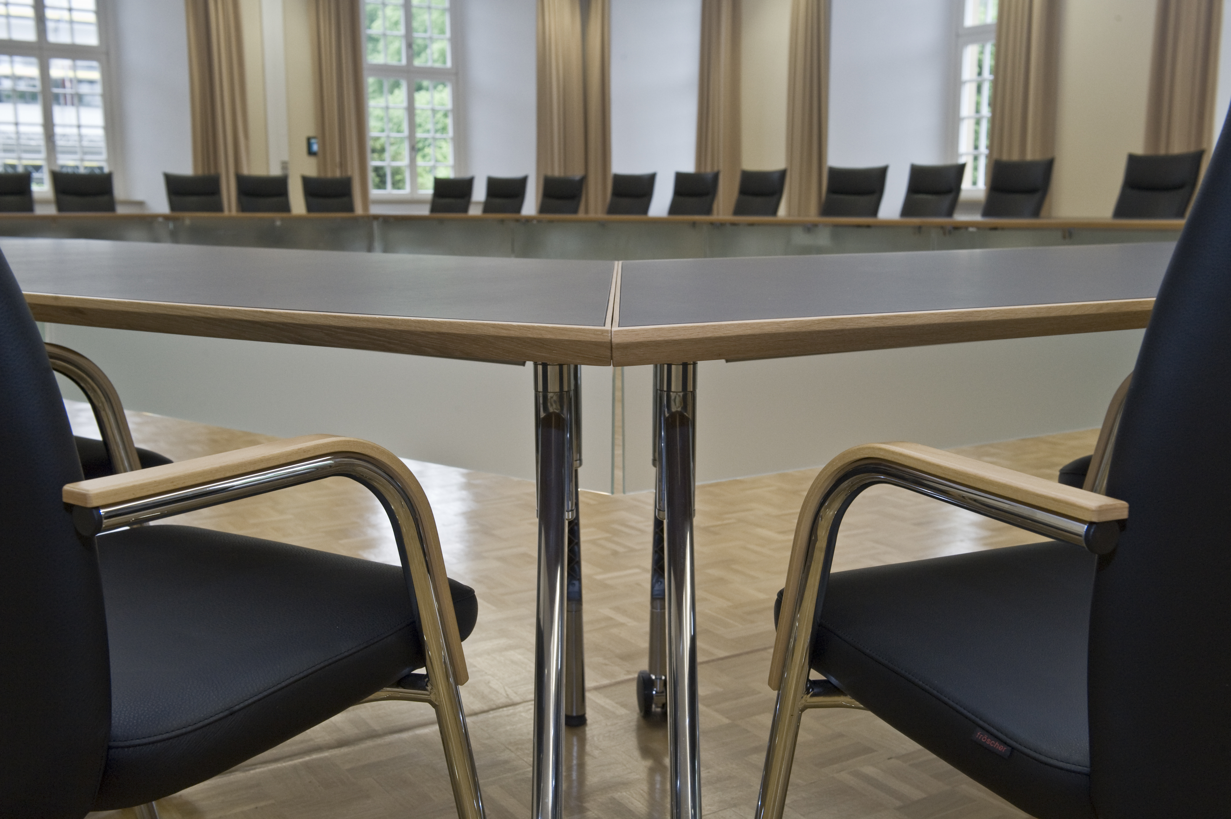 Références-Galerie de photos-Senatssaal der Universität, Osnabrück- pharao comfort- fallon Konferenztisch