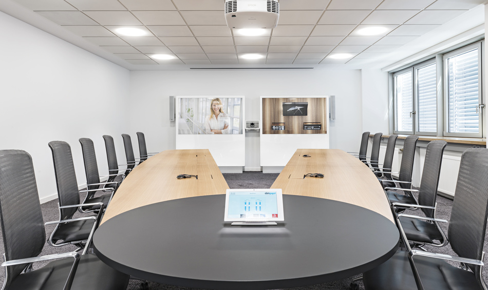 Références_ ebm-papst_ Mulfingen_ MIDS Medienstele_ fallon vct Konferenztisch_ primo Konferenzstuhl