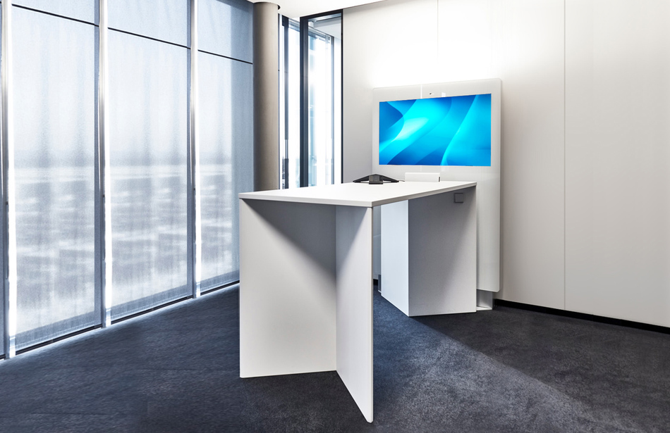 Mann+Hummel, Ludwigsburg | Media stele: MIDS with uplighter and high table