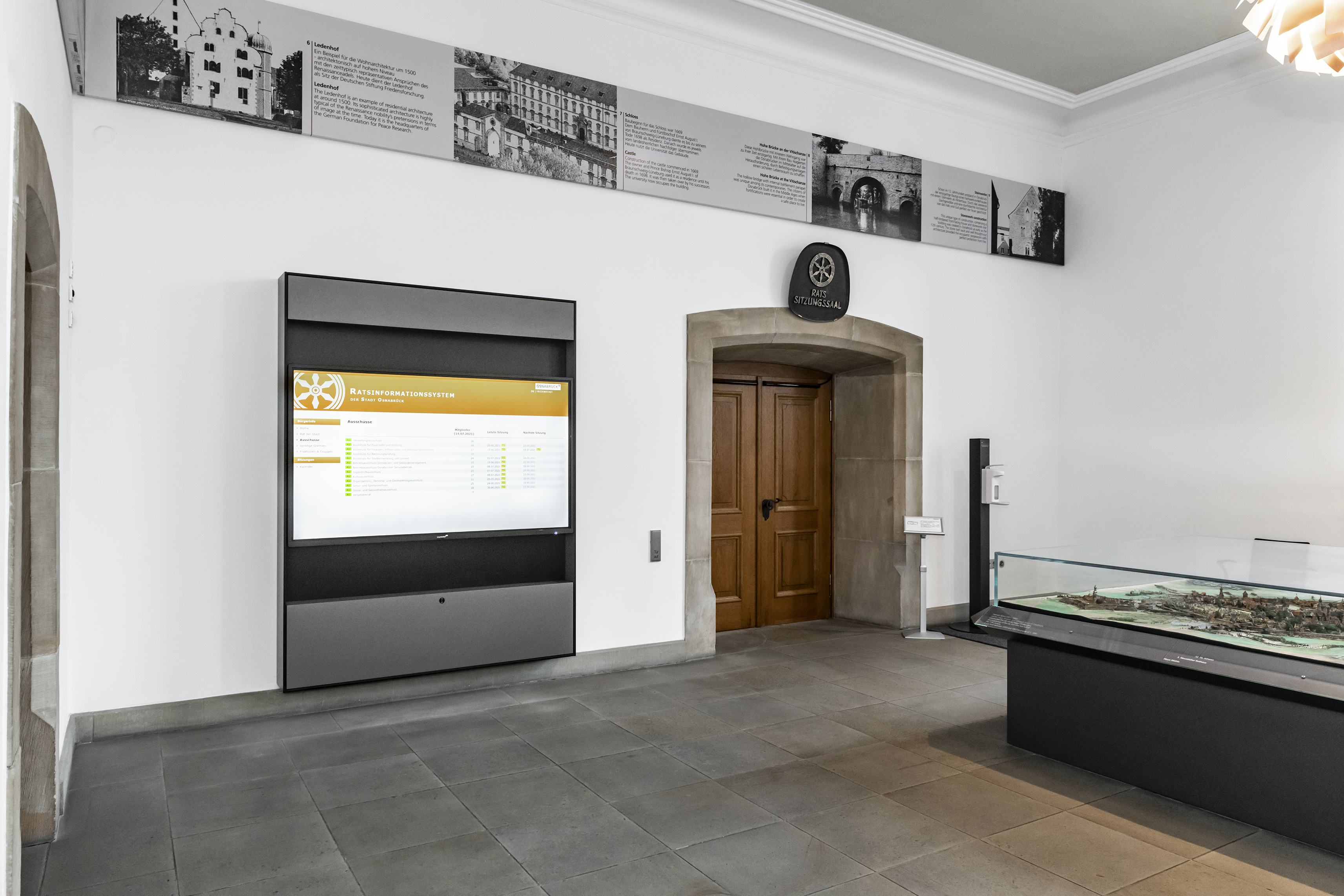 Salle du conseil municipal de la ville d'Osnabrück | système de table : c-base | pupitre PSE | confinement individuel de l'écran