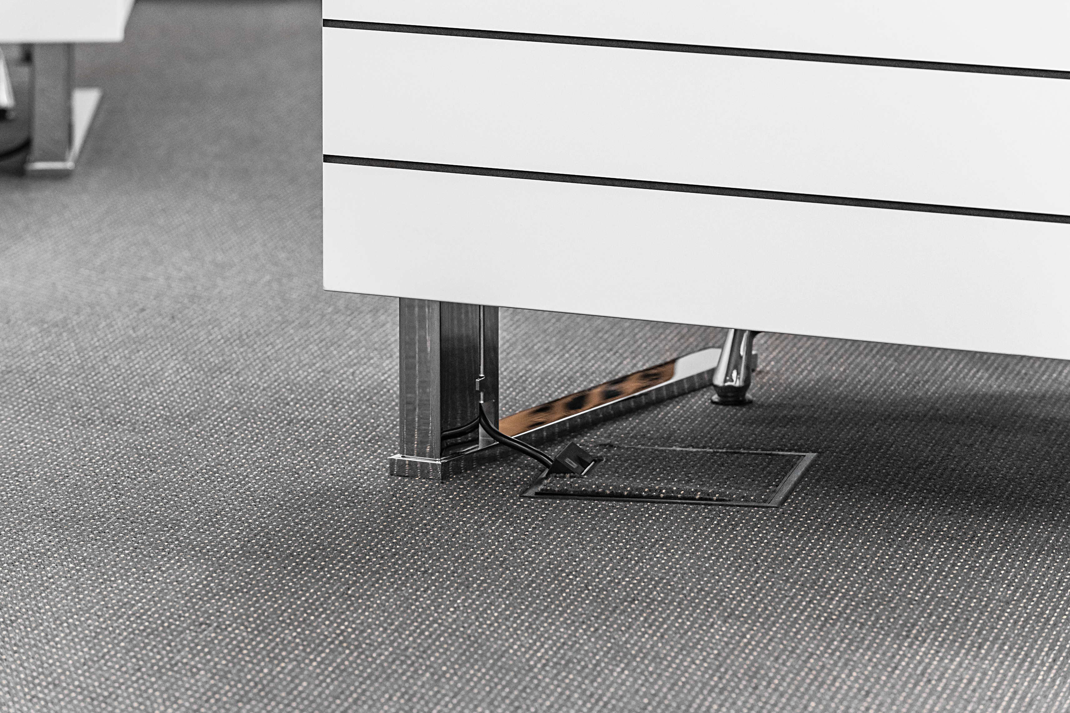 City of Osnabrück council chamber | table system: c-base | PSE lectern | customised display enclosure