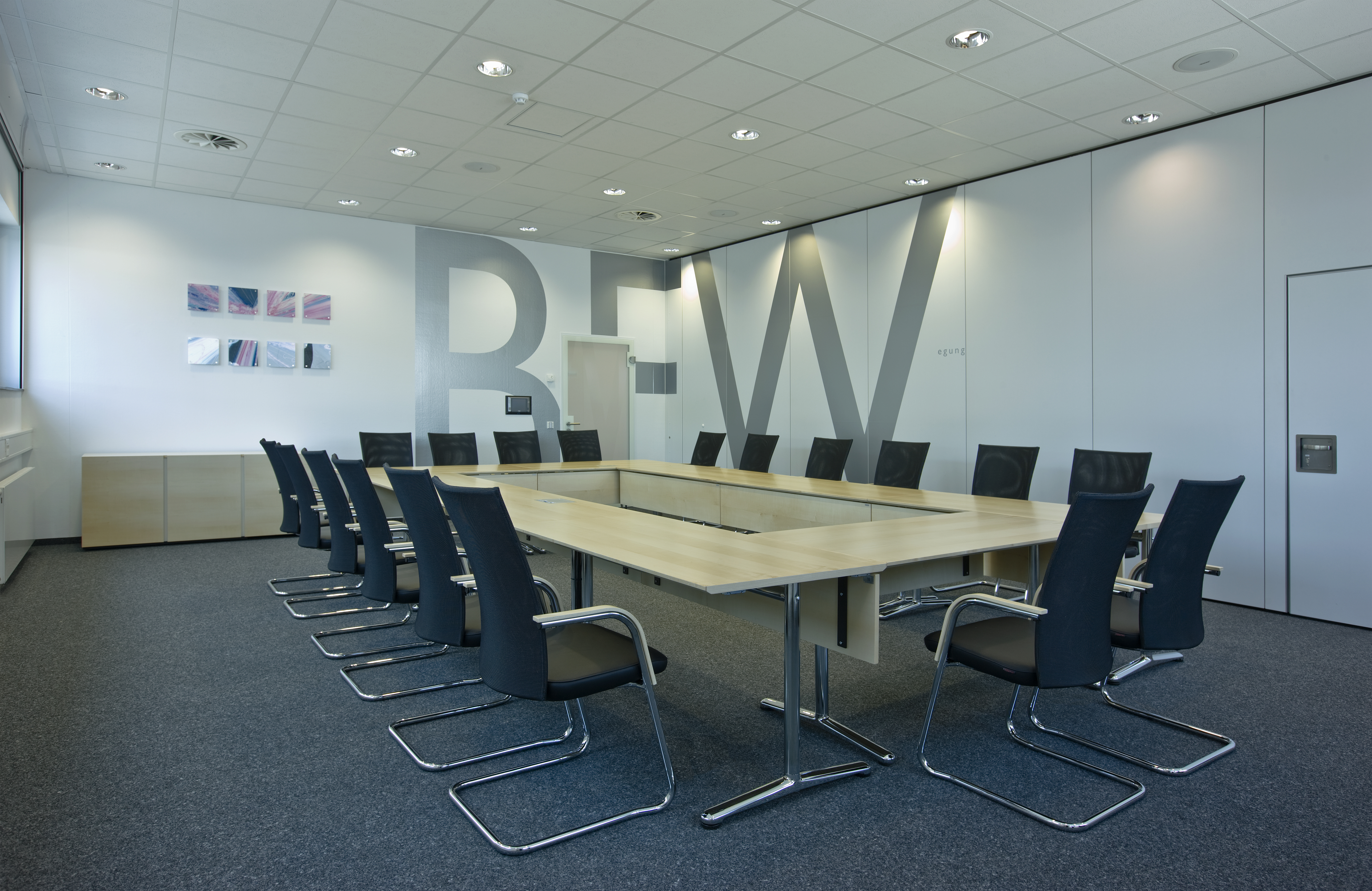 Références-Galerie de photos- Ziehl Abegg AG Künzelsau- pharao chaises- Multiform tables de conférence