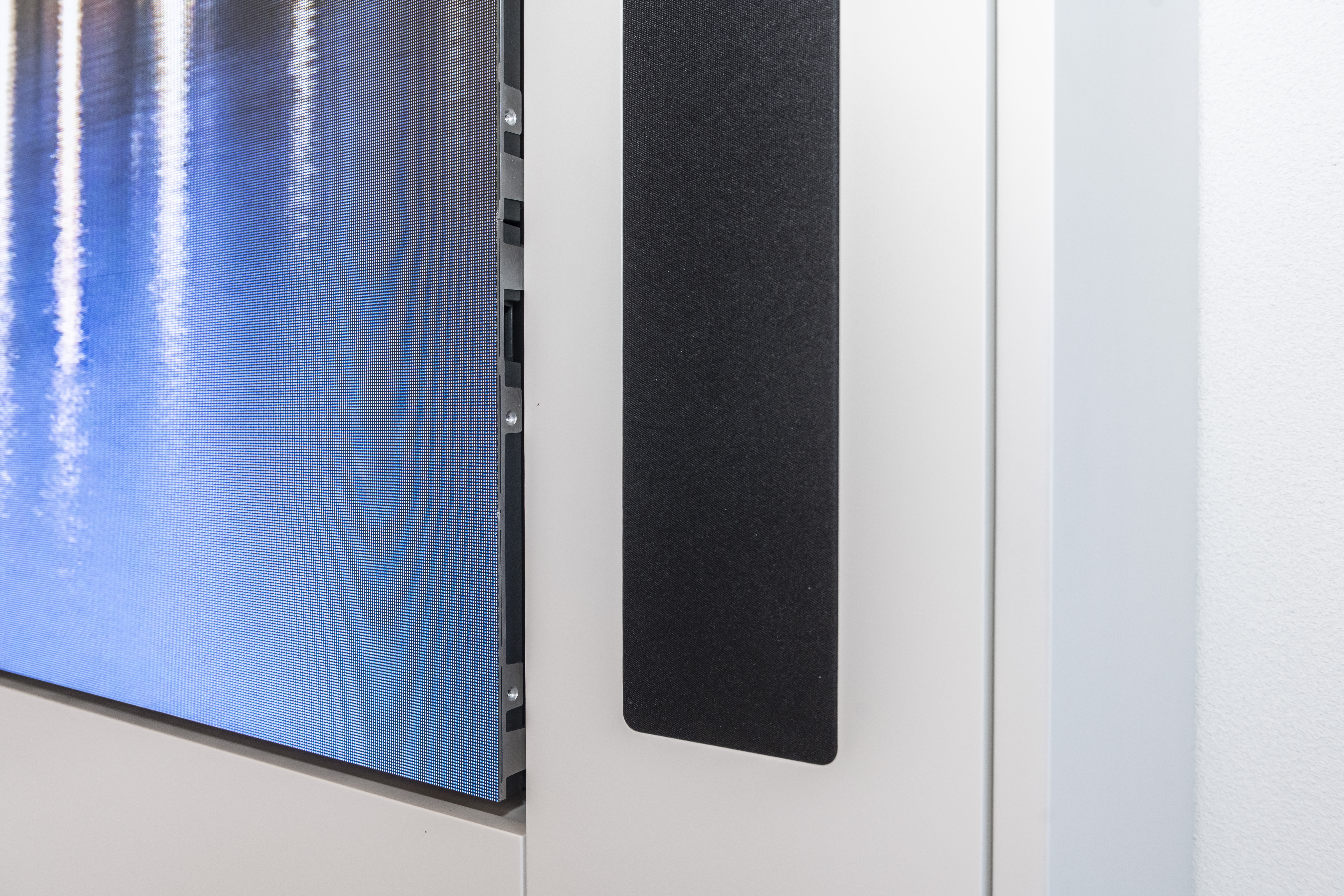 References_picture_gallery_ministry_of_finance_Stuttgart_LED_media_wall_technology_integration
