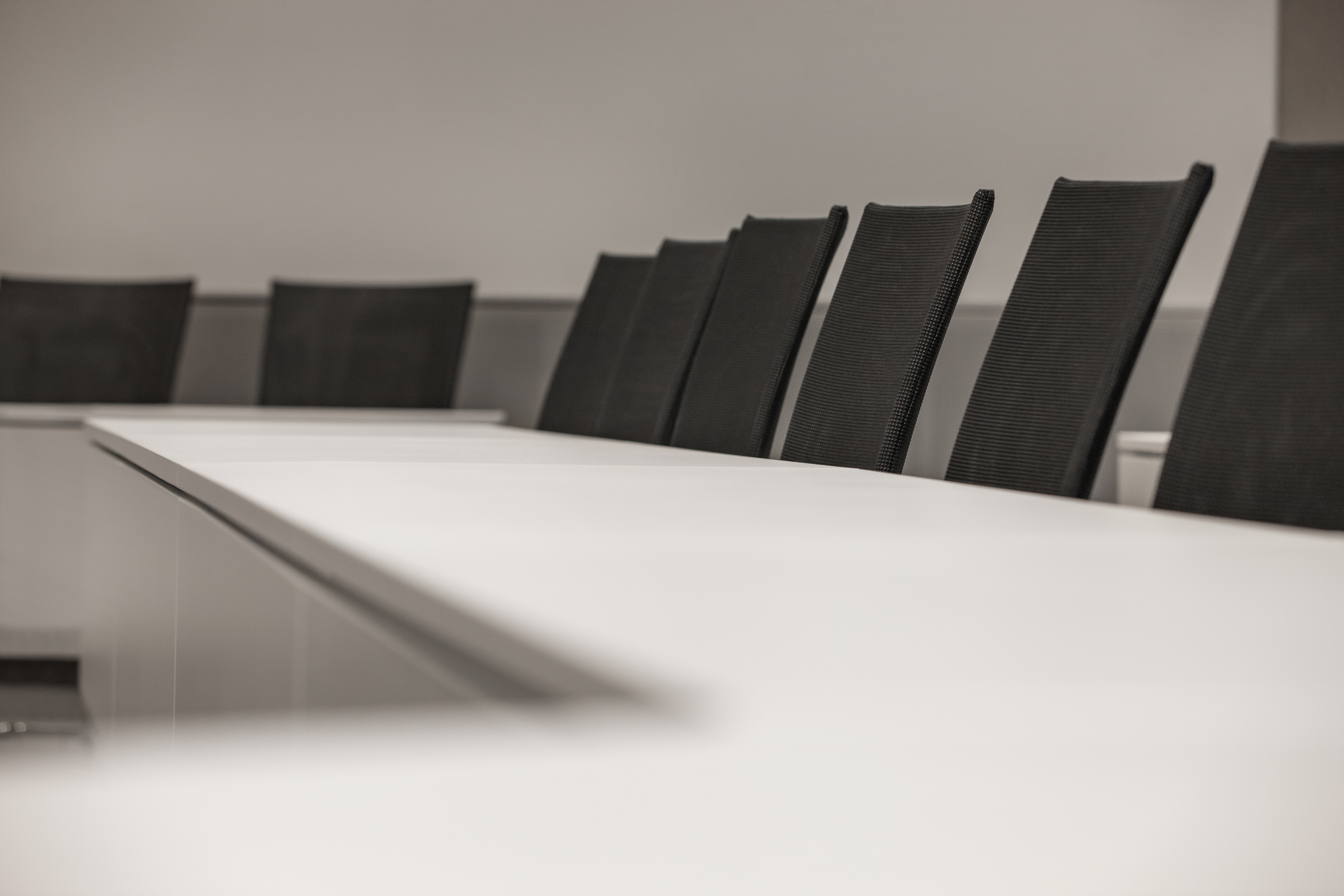 References-Picture gallery-Kreishaus Minden- c base table system- pharao net cantilever chair