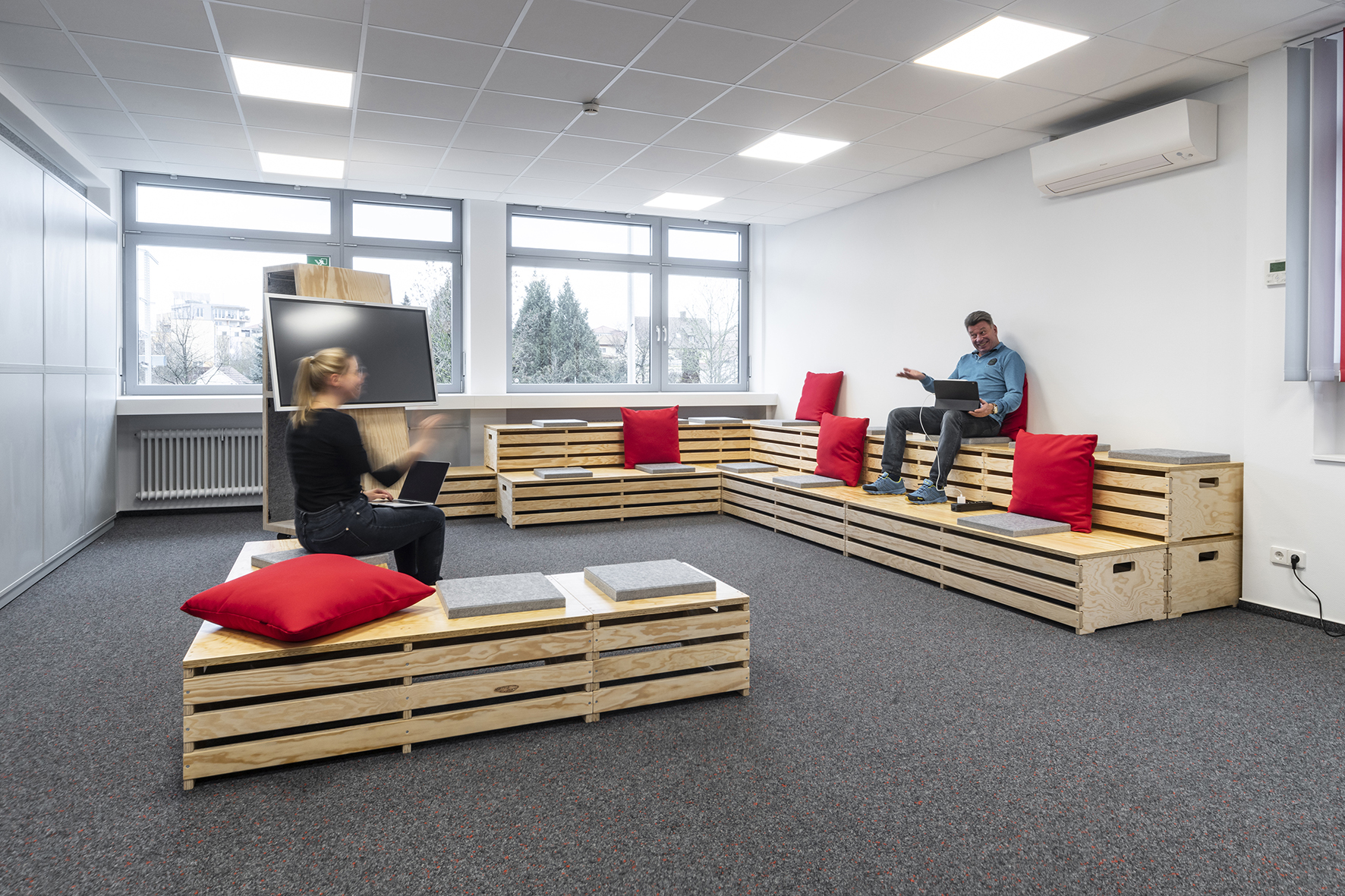 Références-Galerie d'images-FLEX-Elektrowerkzeuge GmbH-arena-a-frame Flipchart