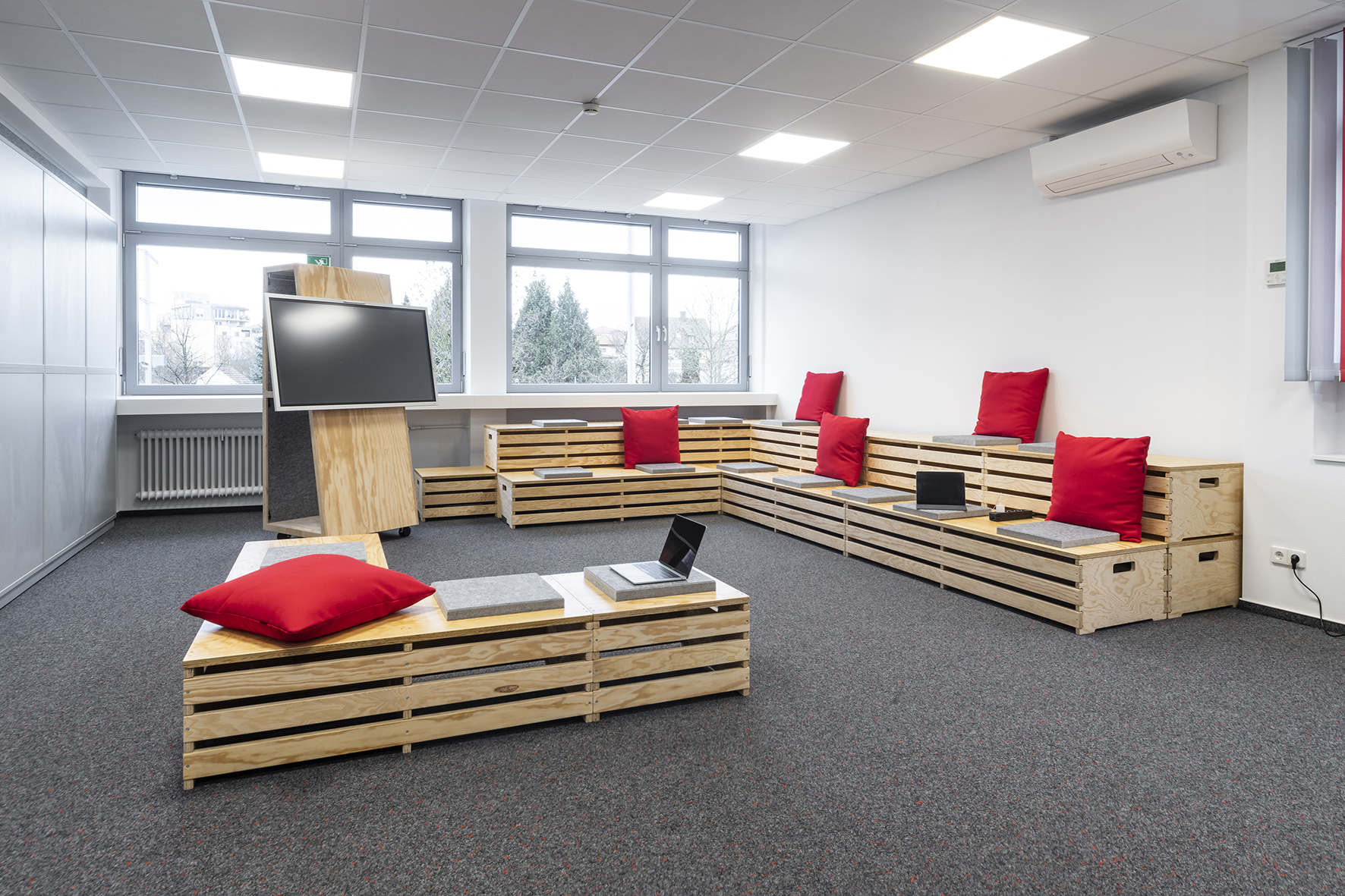 Références-Galerie d'images-FLEX-Elektrowerkzeuge GmbH-arena-a-frame Flipchart