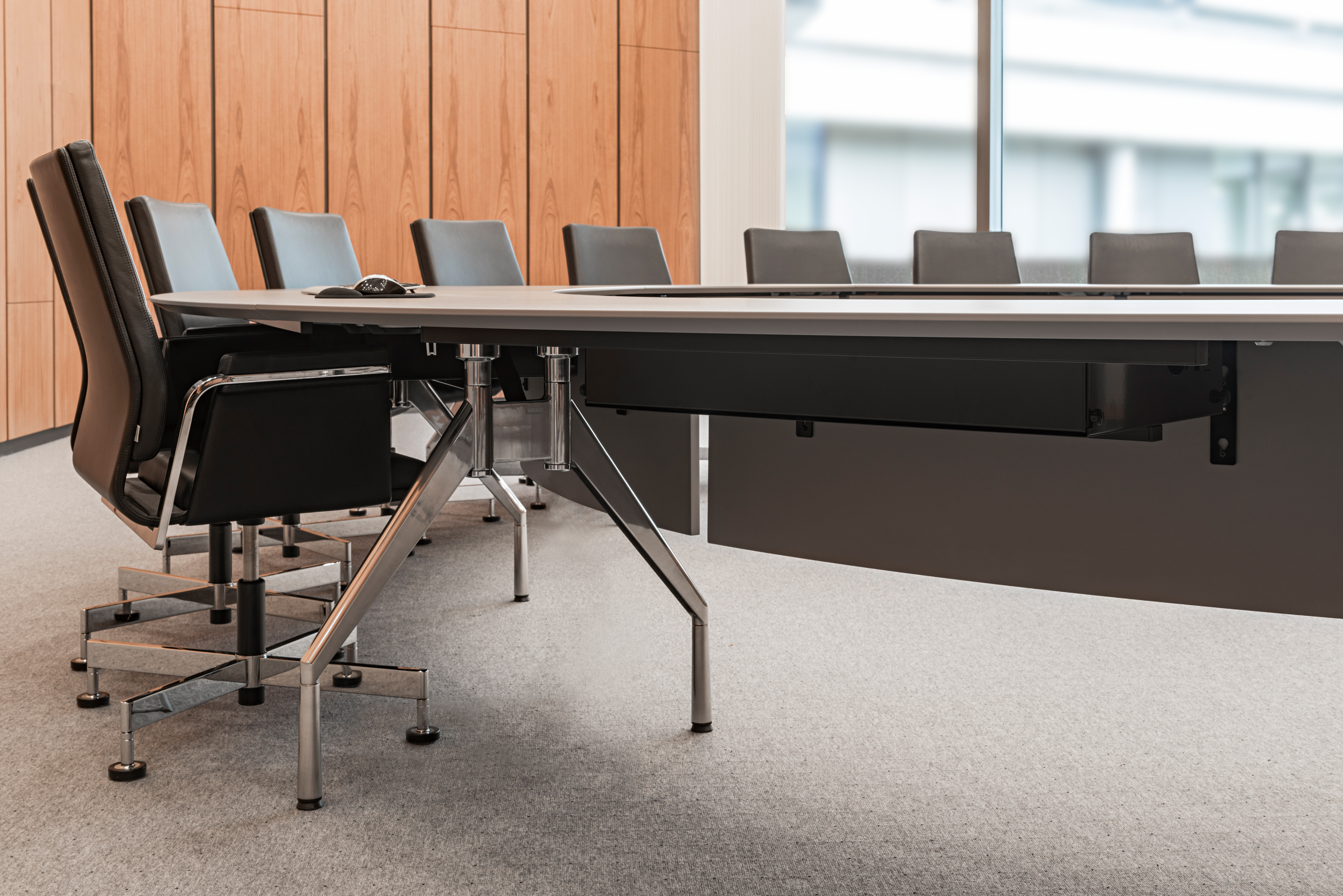 Références-Galerie d'images-Bâtiment administratif de Nuremberg-Table de conférence fallon