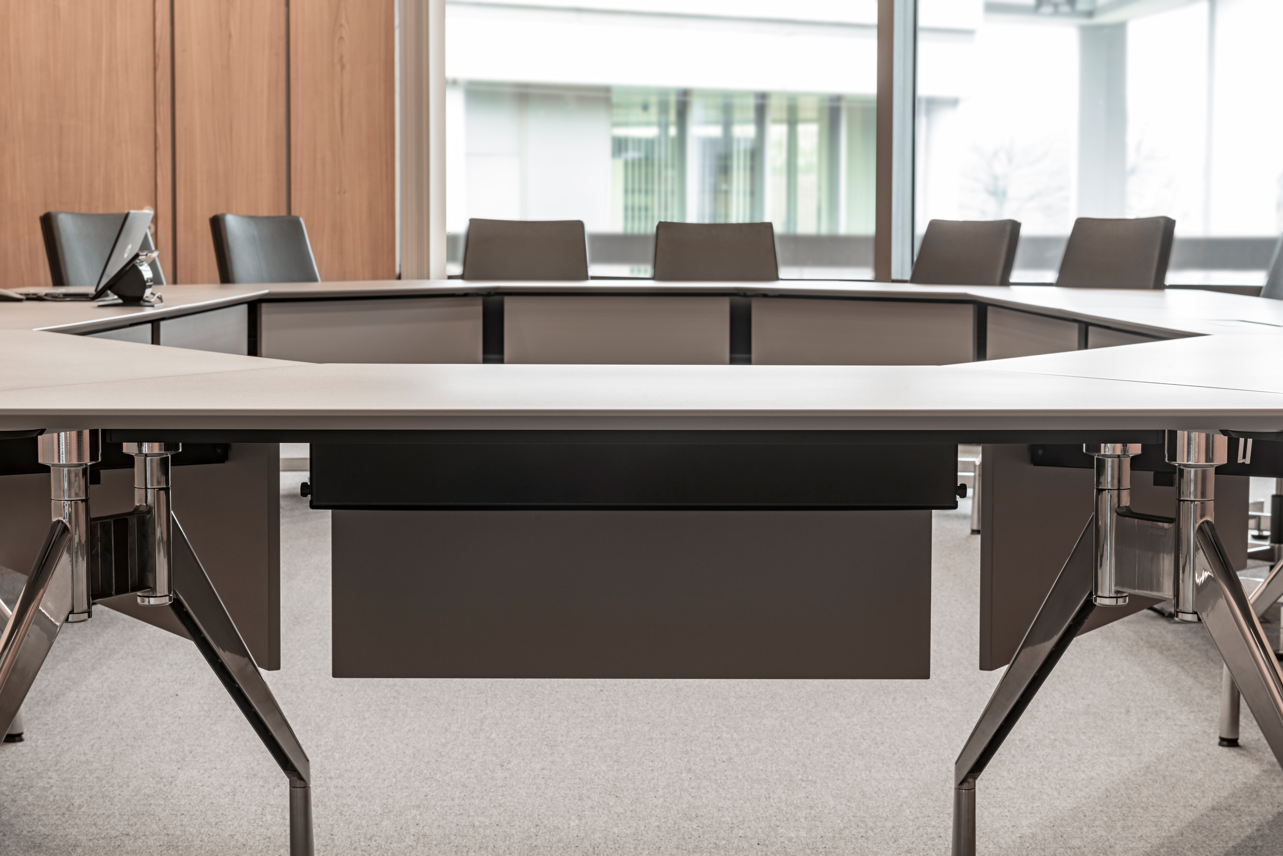 Références-Galerie d'images-Bâtiment administratif de Nuremberg-Table de conférence fallon