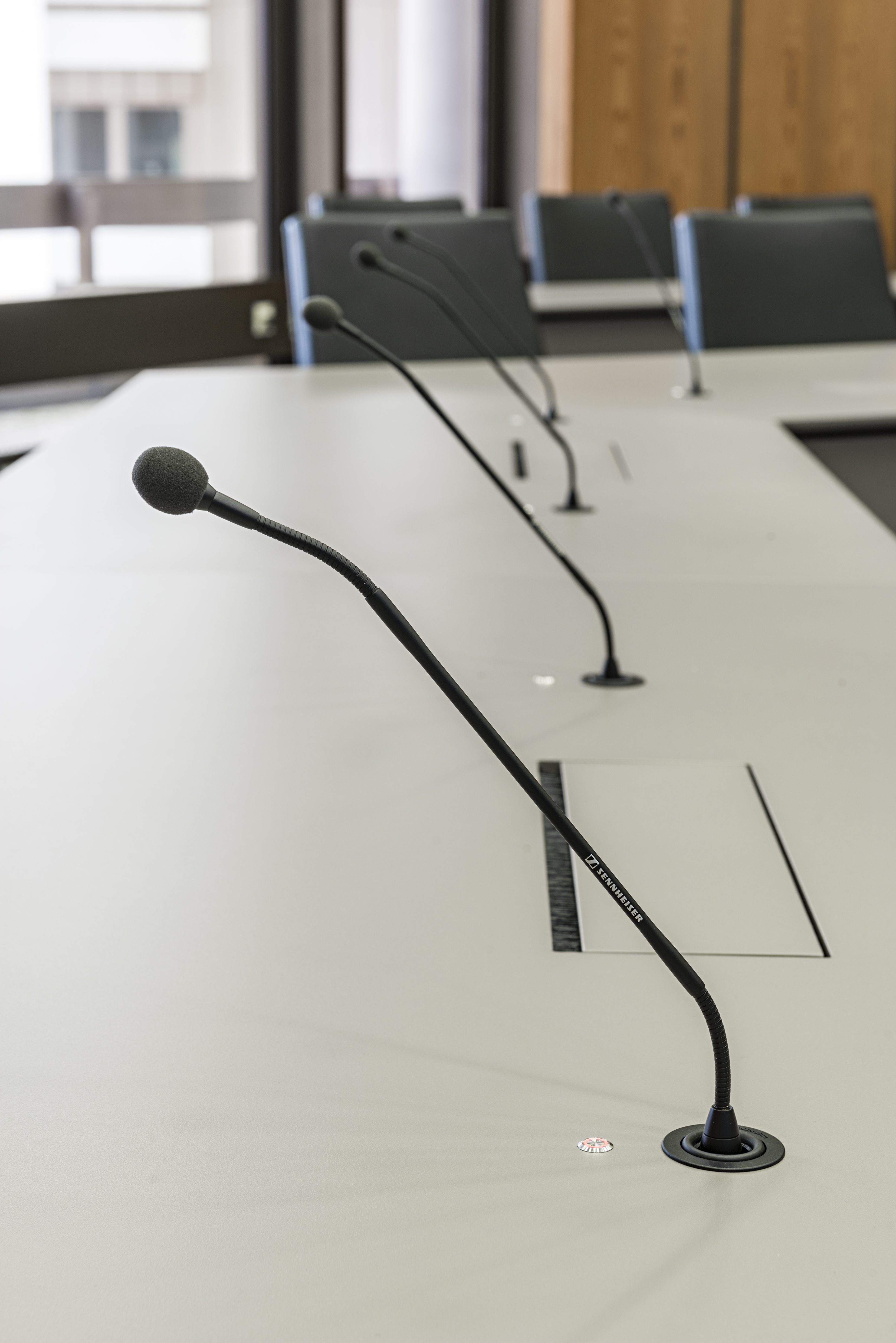 Références-Galerie d'images-Bâtiment administratif de Nuremberg-Table de conférence fallon