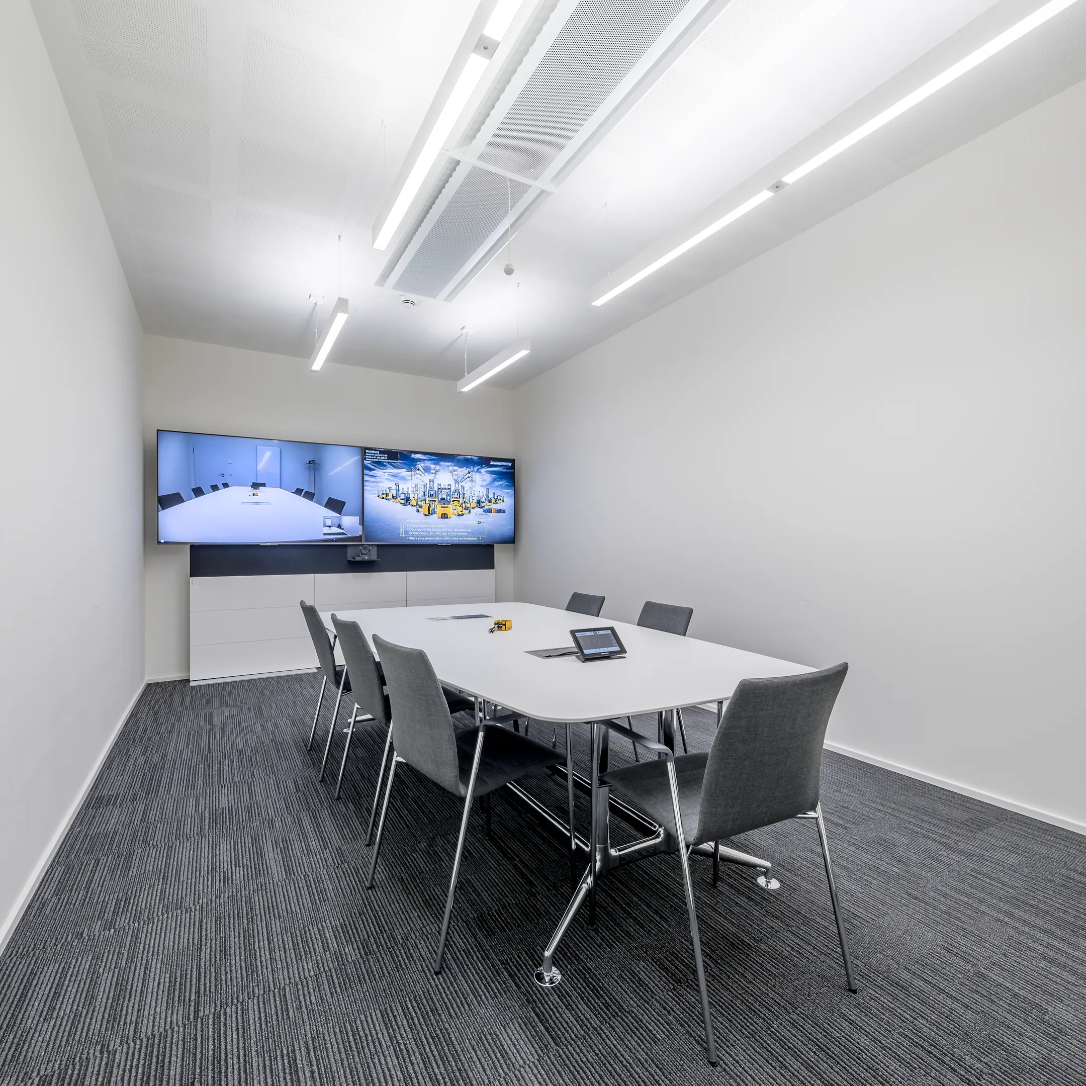 References-Picture gallery-Jungheinrich Hamburg-PSE lectern-klif stacking chair- klif stacking chair


