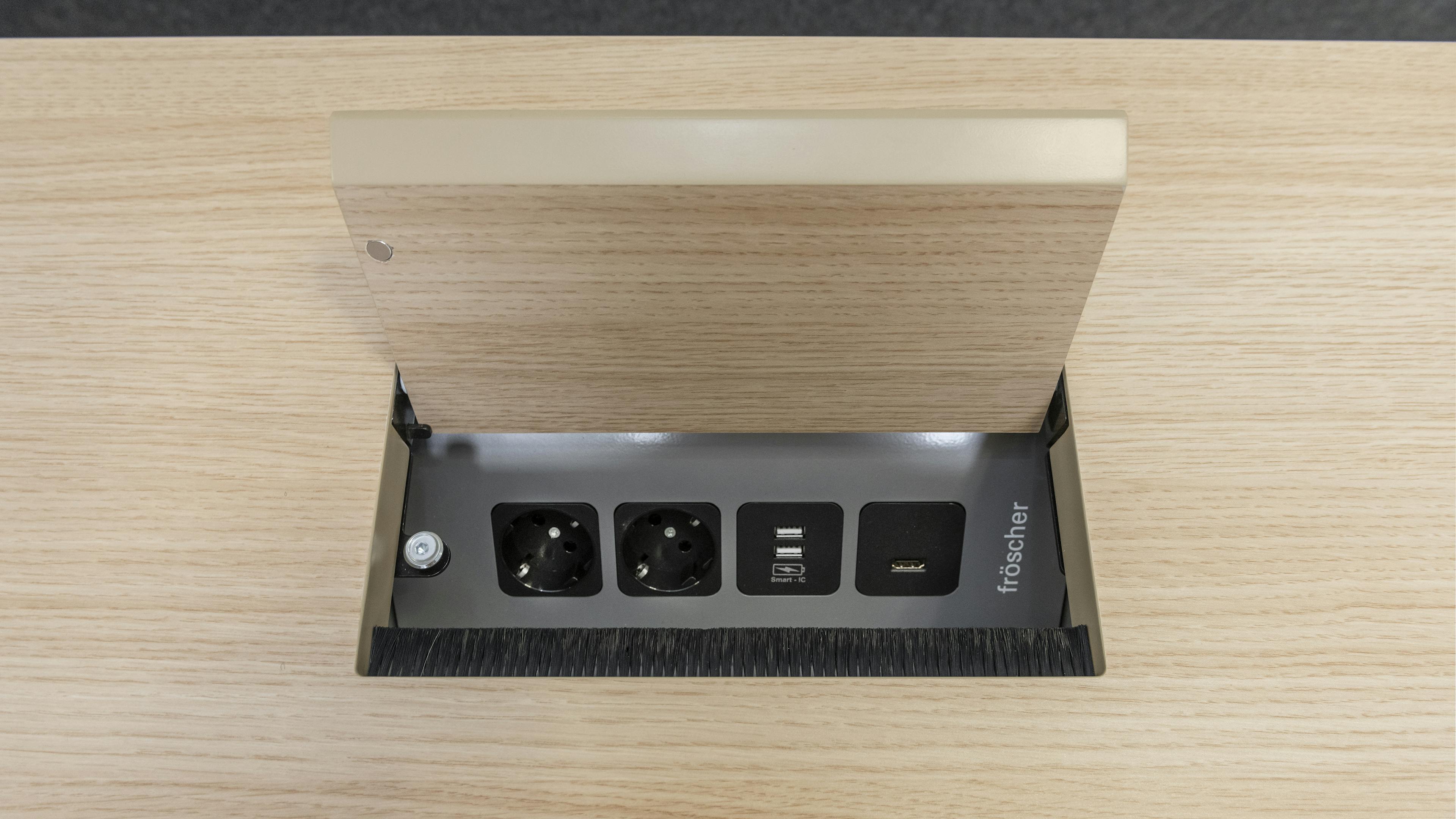 Références-Galerie d'images-ifa Stuttgart-fallon vct-Panneau de connexion de table