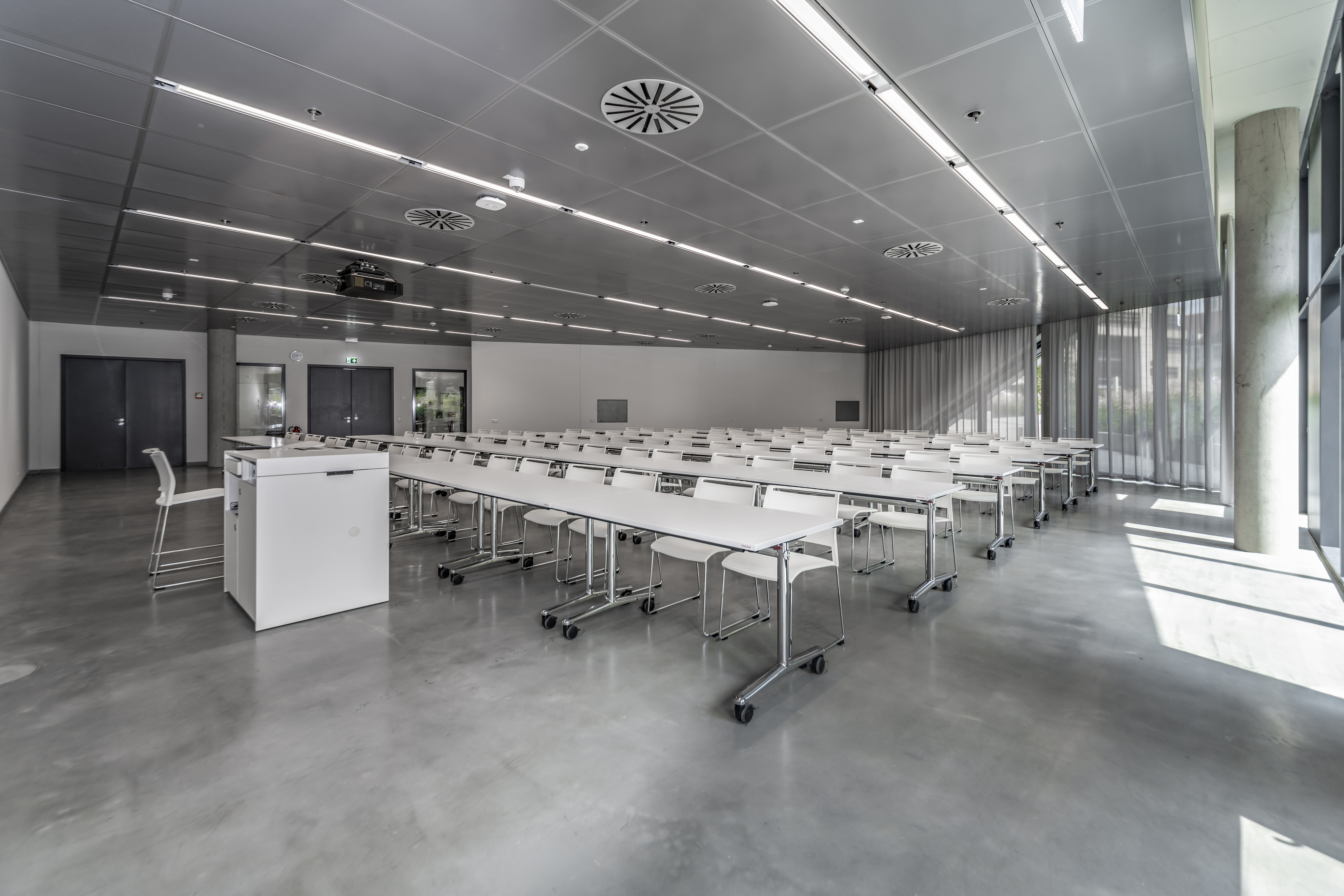 Baden-Württemberg Cooperative State University | klif stacking chair | klif bar stool | multiform swivel table