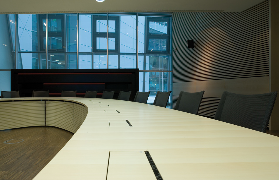 Daimler AG, Stuttgart | Conference table: me
