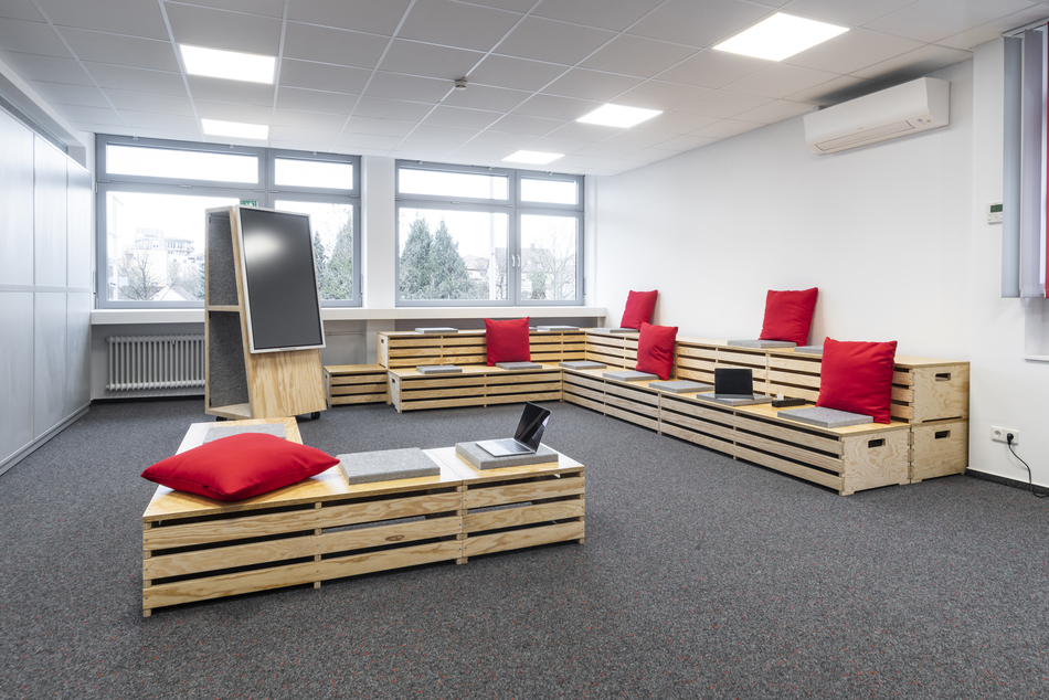 References_ FLEX-Elektrowerkzeuge GmbH_ Steinheim an der Murr_ arena_ A-Frame Flip