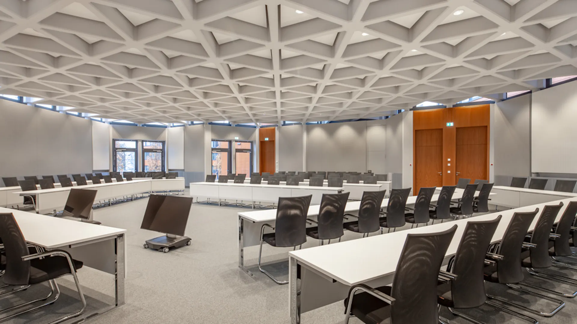 Referenzen- Kreishaus Minden- Minden- pharao net Freischwinger- c base Tischanlage