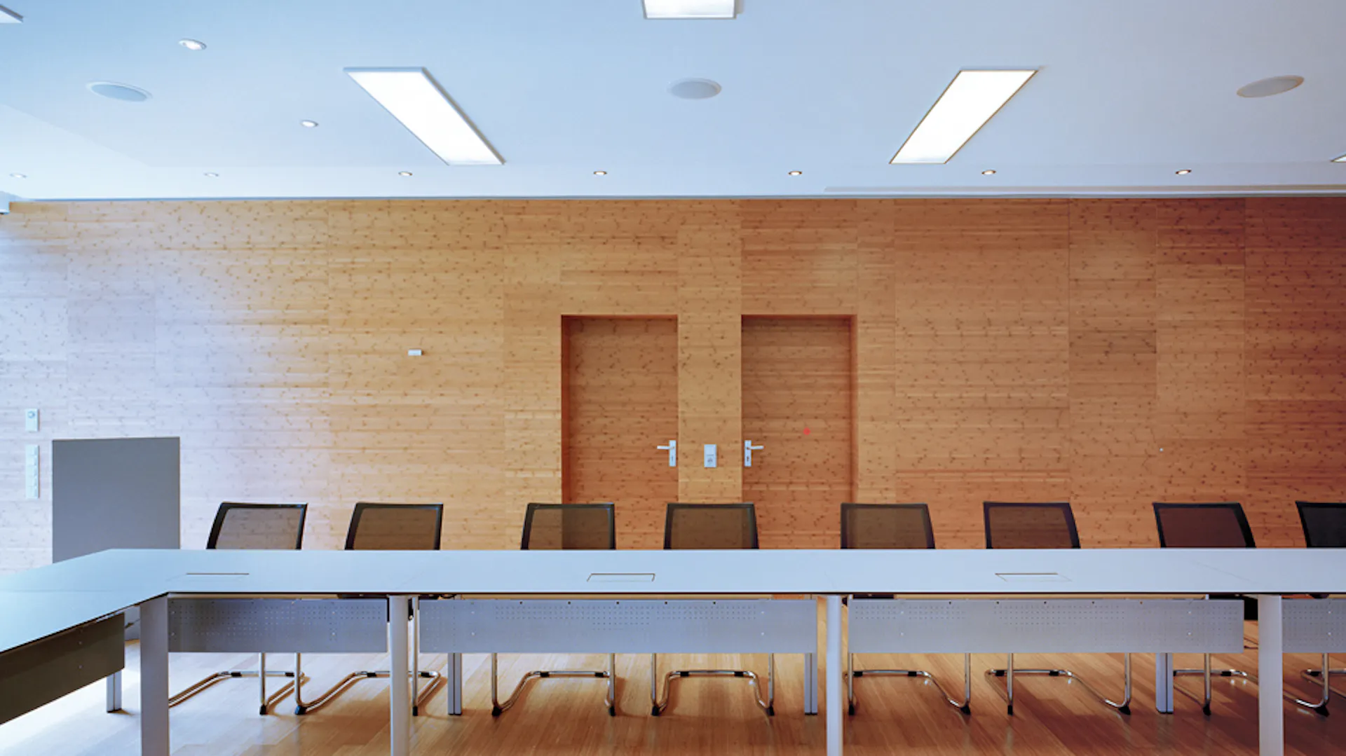 Referenzen- Wassermann- Köln- cetera Konferenztisch