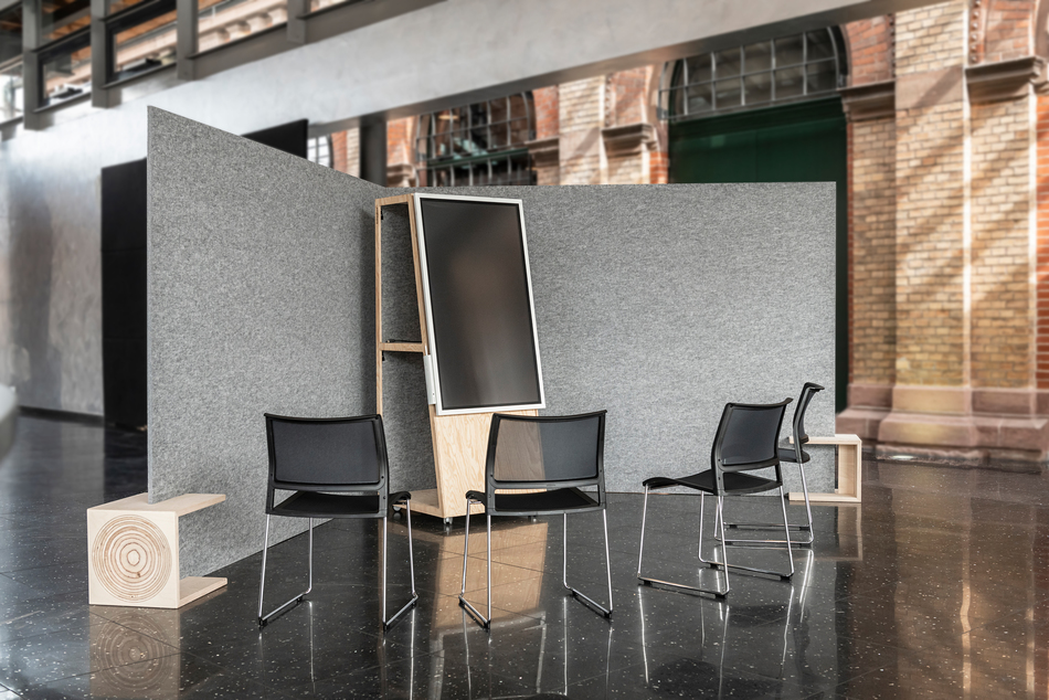 Reithaus Ludwigsburg | Stapelstuhl: klif | A-Frame Flip