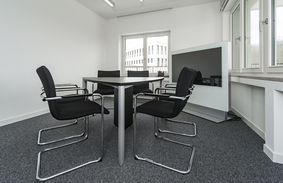 Hessisches Ministerium für Soziales und Integration | Konferenzanlage: cetera | Medienstele: MIDS