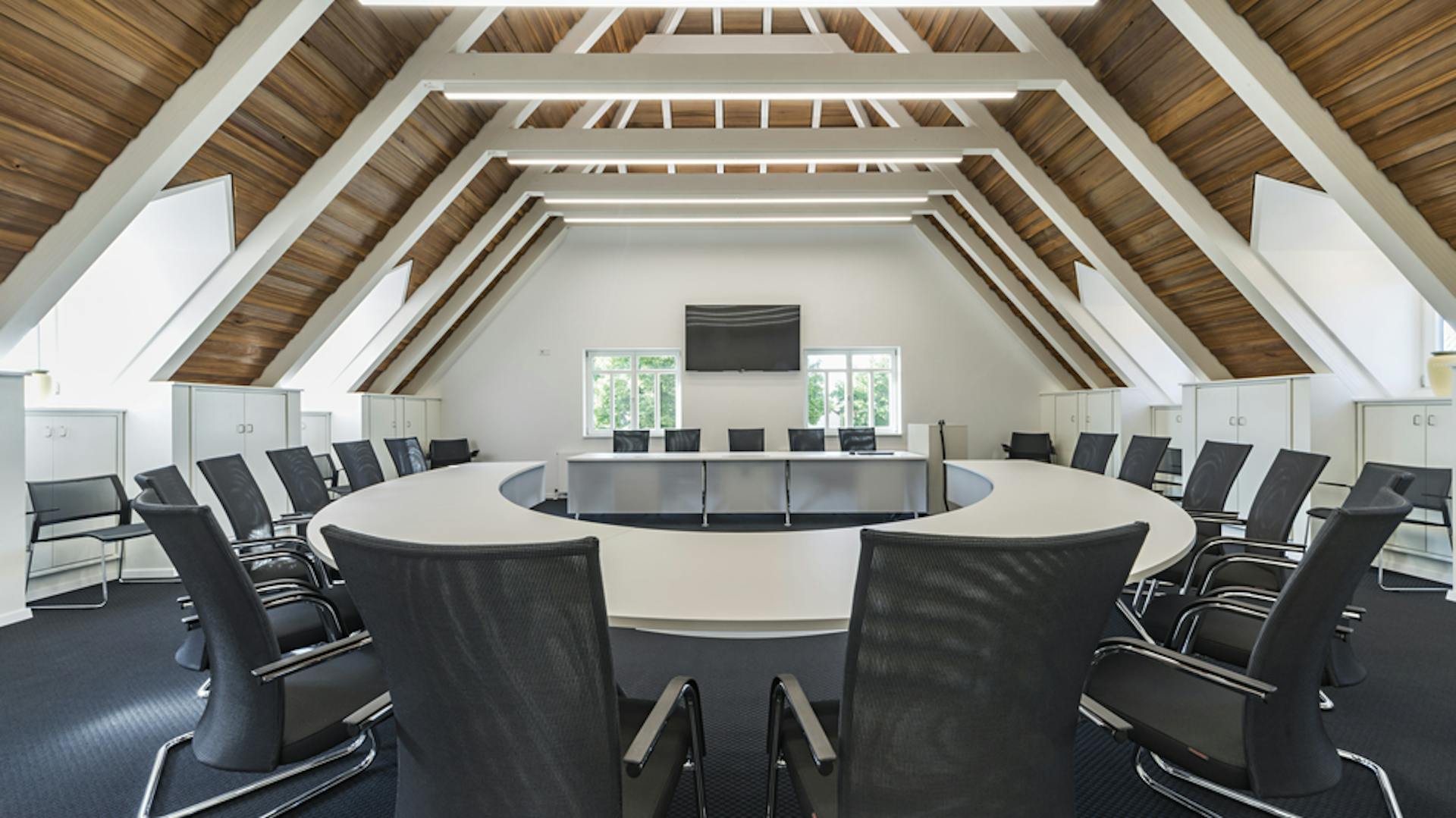 Rathaus Untereisesheim | Konferenztisch: xcone | Konferenzstuhl: pharao net