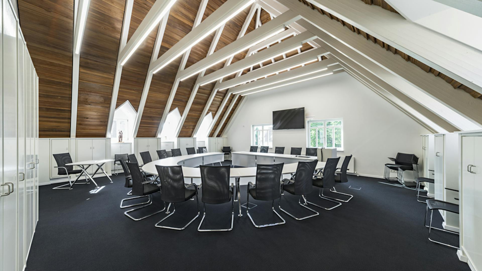 Rathaus Untereisesheim | Konferenztisch: xcone | Konferenzstuhl: pharao net