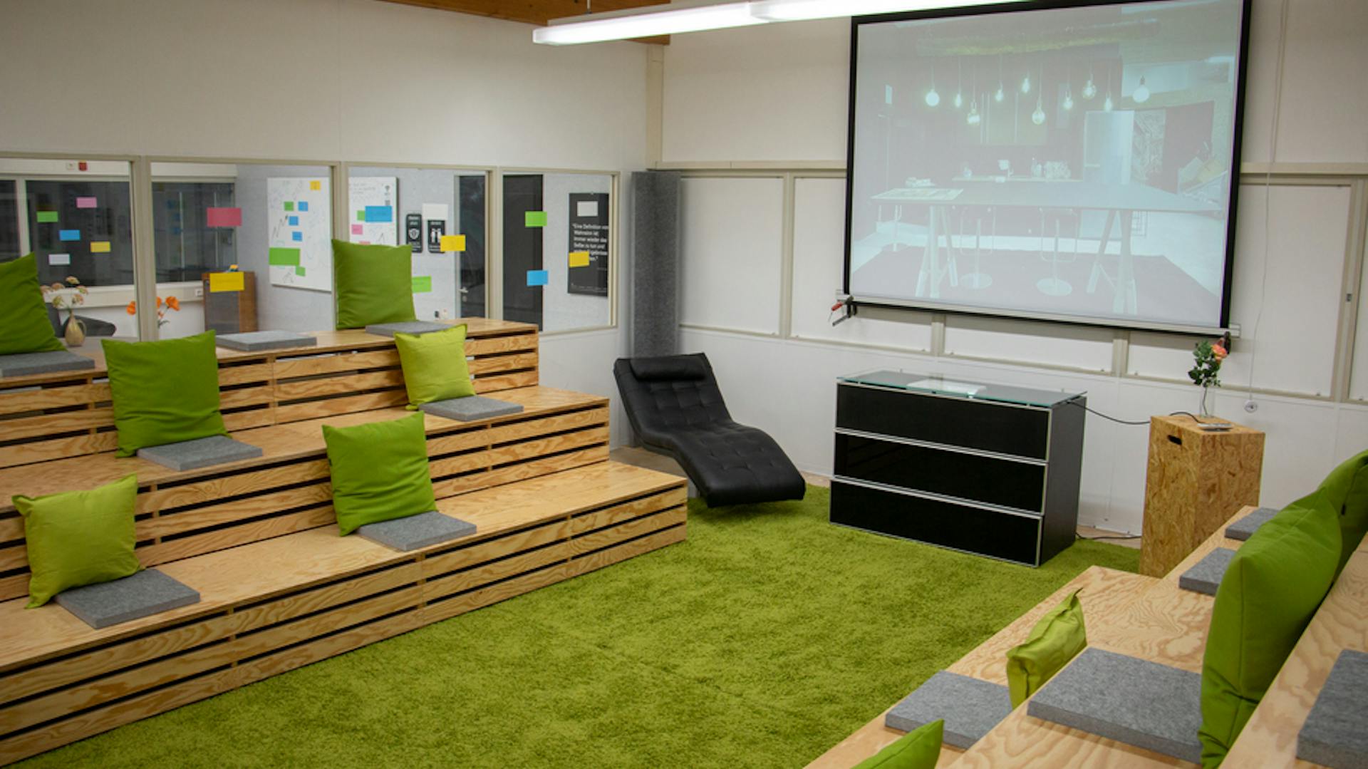 Co-Working-Space Bottwartal I Konferenzraum: arena I Mediensideboard: mms