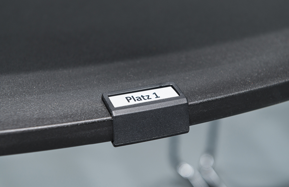 tectake Arena Würzburg | Mehrzweckstuhl: klif | Reihenbestuhlung | Stapelwagen