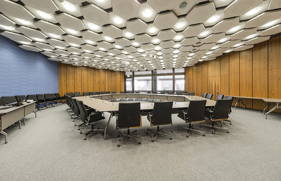 Verwaltungsgebäude Nürnberg | Konferenztisch fallon