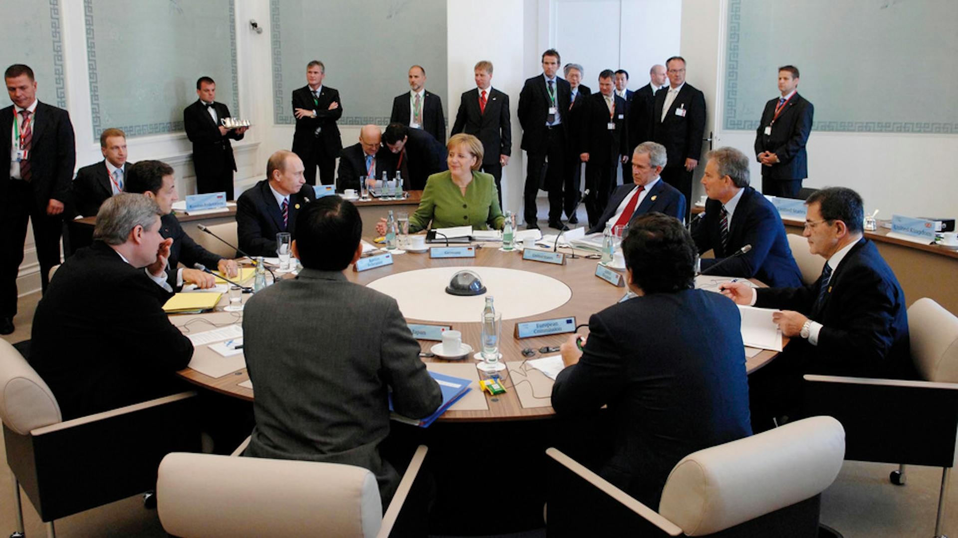 G8 Gipfel, Heiligendamm | Konferenztisch: Sonderlösung