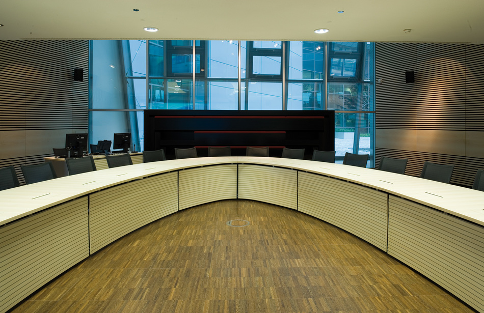 Daimler AG, Stuttgart | Conference table: me