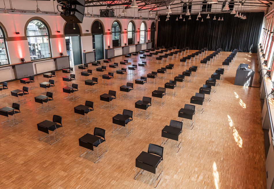 Reithaus Ludwigsburg | Stapeltisch: klif | Stapelstuhl: klif