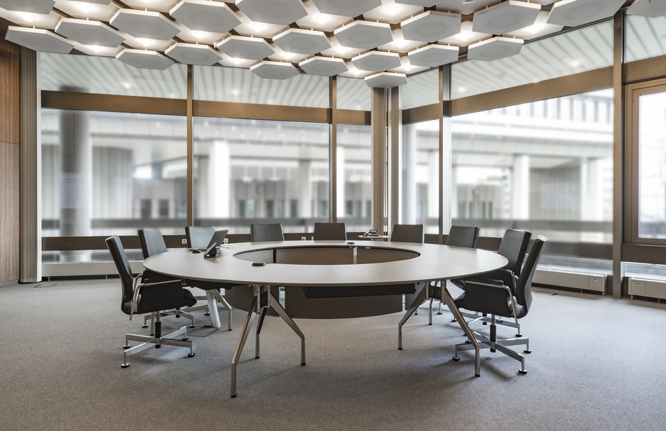 Verwaltungsgebäude Nürnberg | Konferenztisch fallon