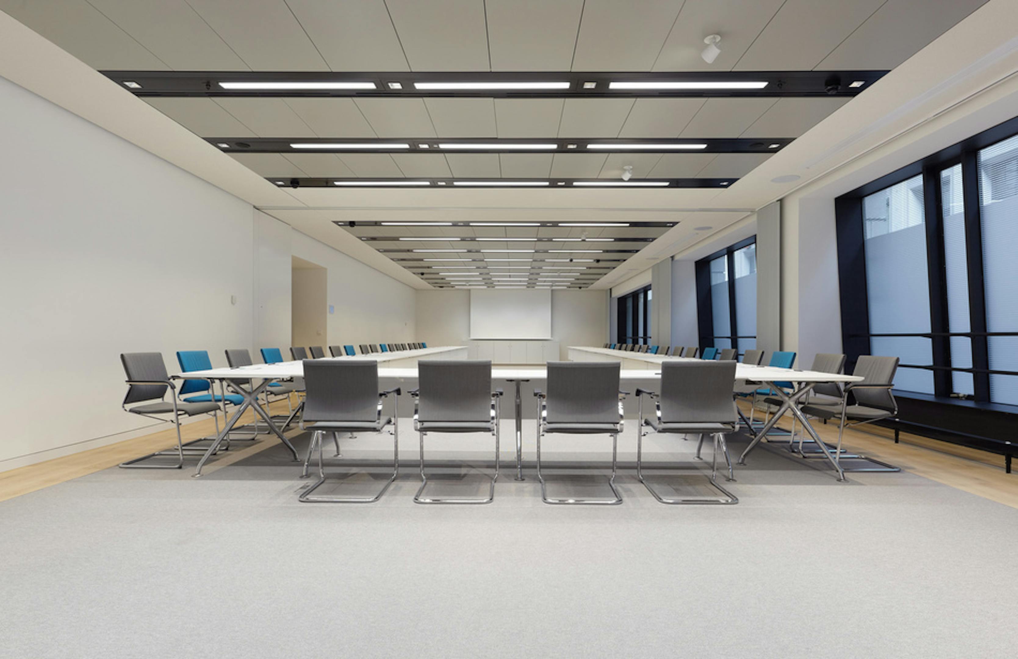 DRIVE. Forum Volkswagen Group, Berlin | Conference table: xcone