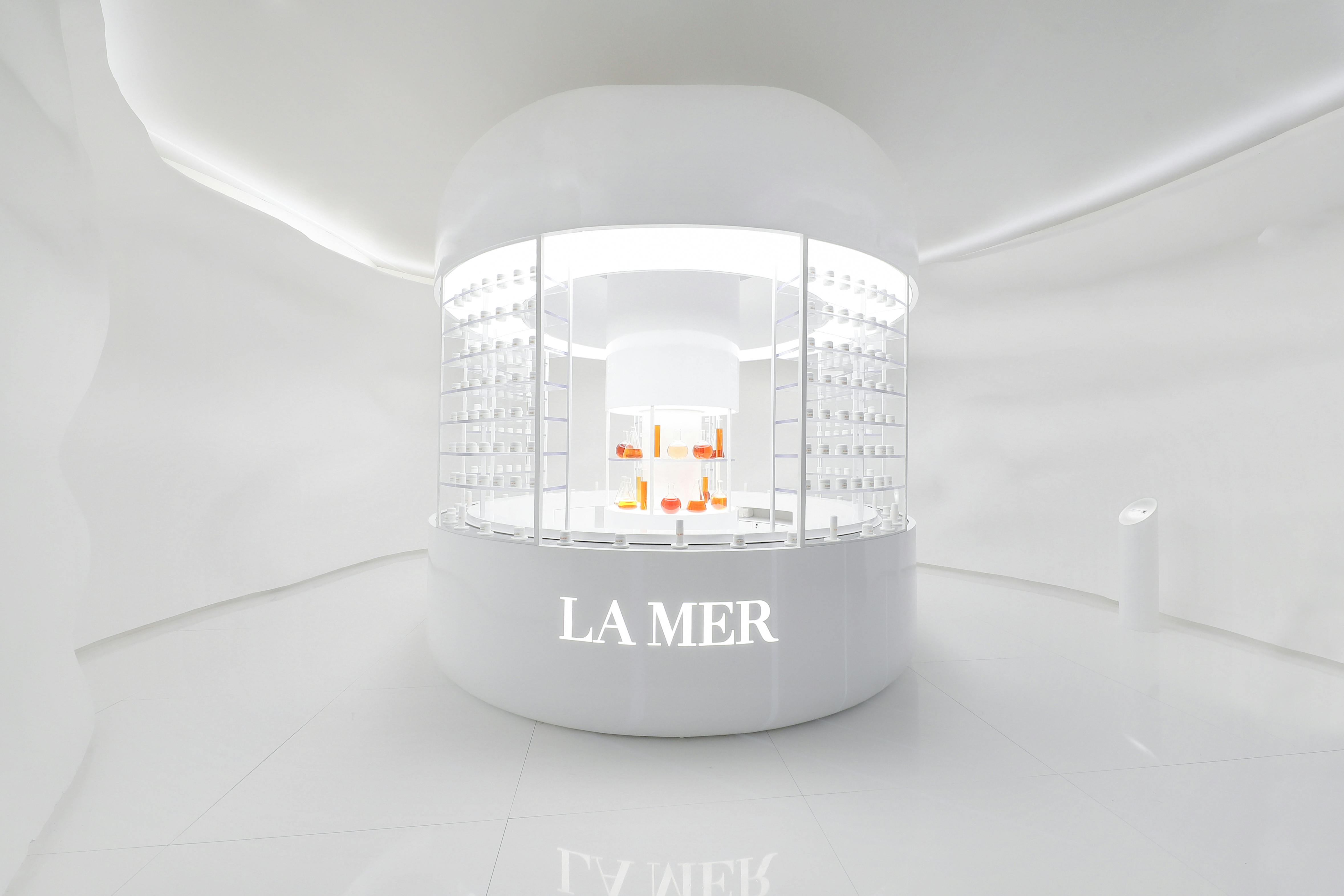 Le Mer Visual Merchandising: Front Row