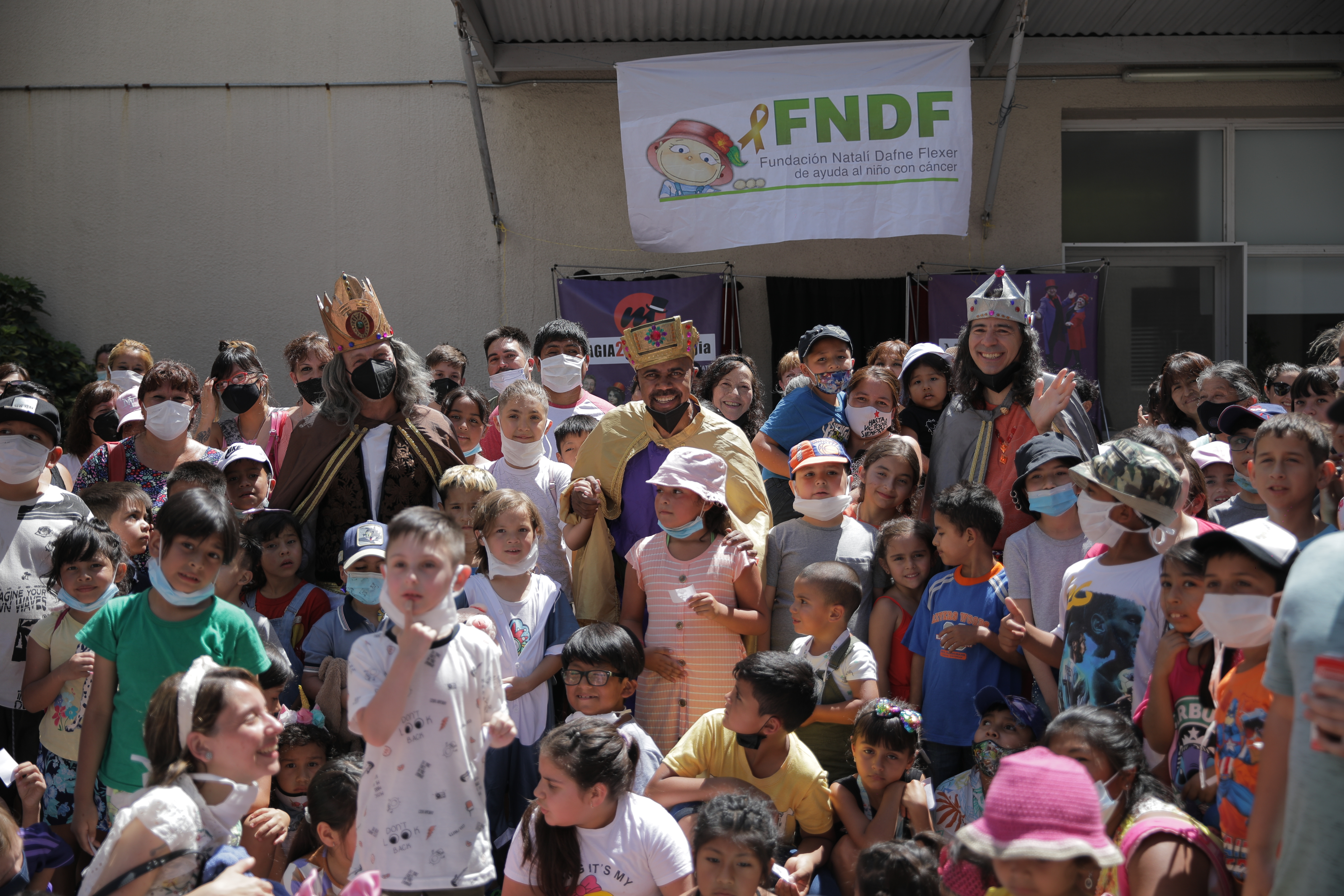 Los chicos con cáncer recibieron la visita de los Reyes Magos