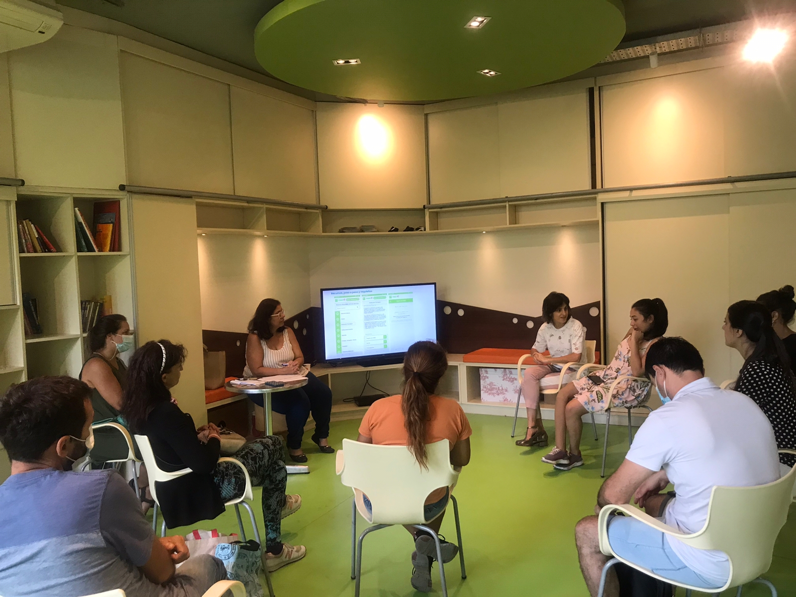 Taller Flexer App para familias de la Fundación