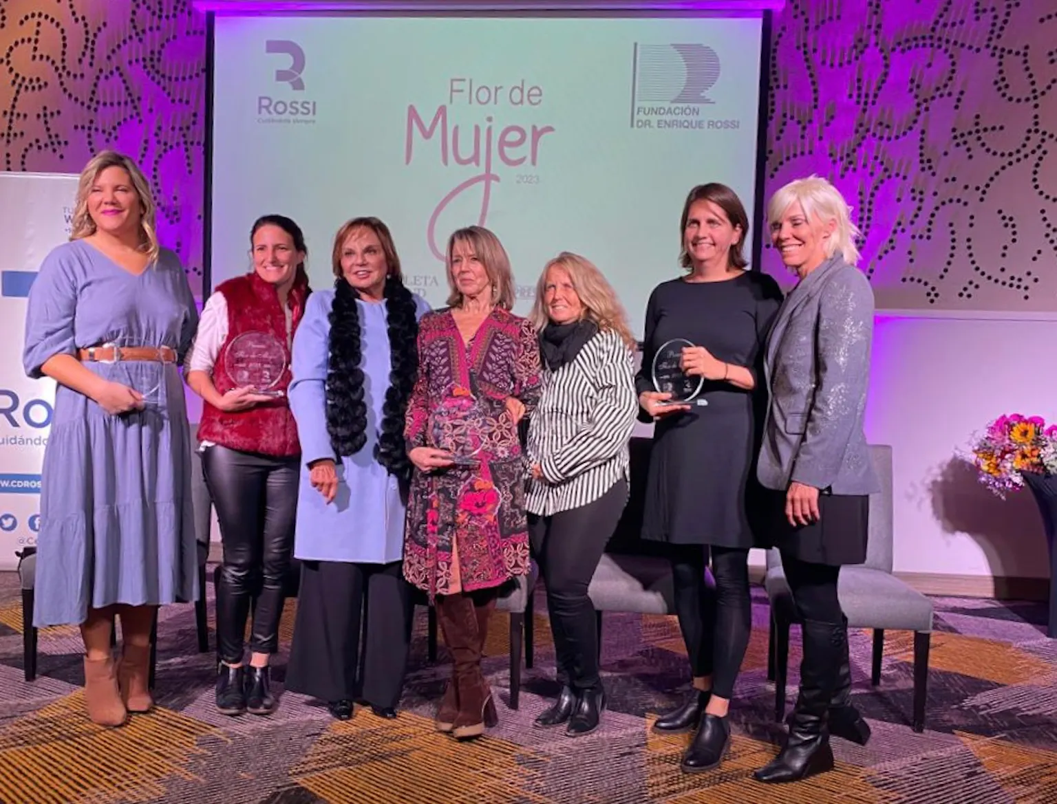 Nuestra presidenta, Edith Grynszpancholc, recibió el premio Flor de Mujer