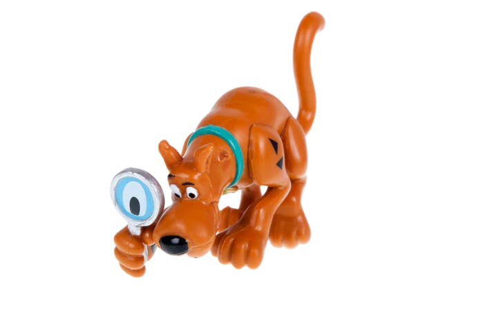 Scooby-Doo with magnifying glass figurine