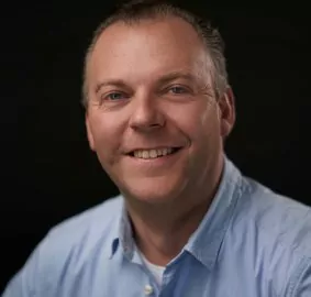 arnout giraffe 4 zebras futy partner