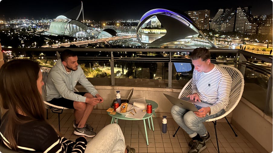 futy workation valencia balkon view