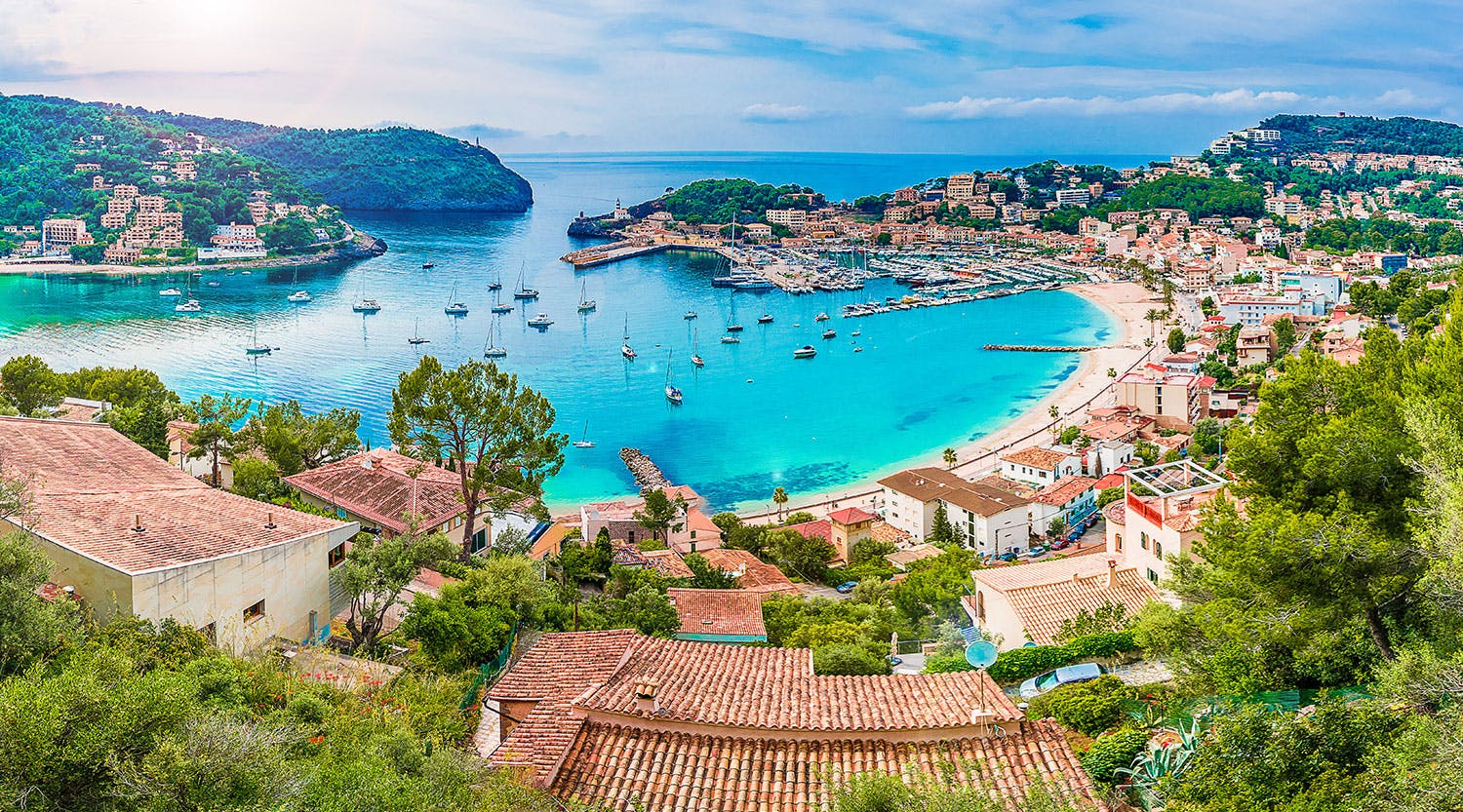 Una baia incantata dalle acque turchesi