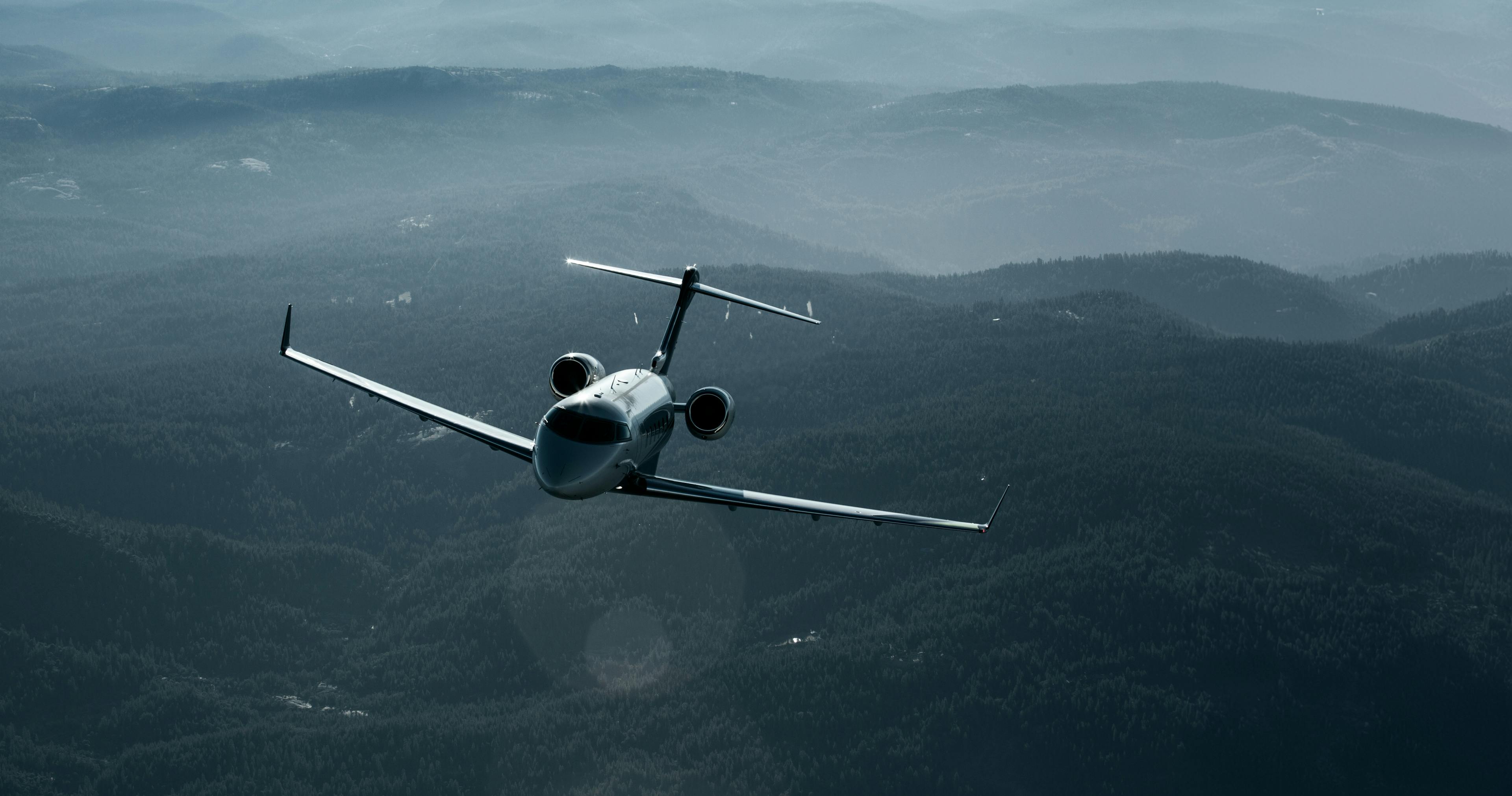 Challenger 300 flying